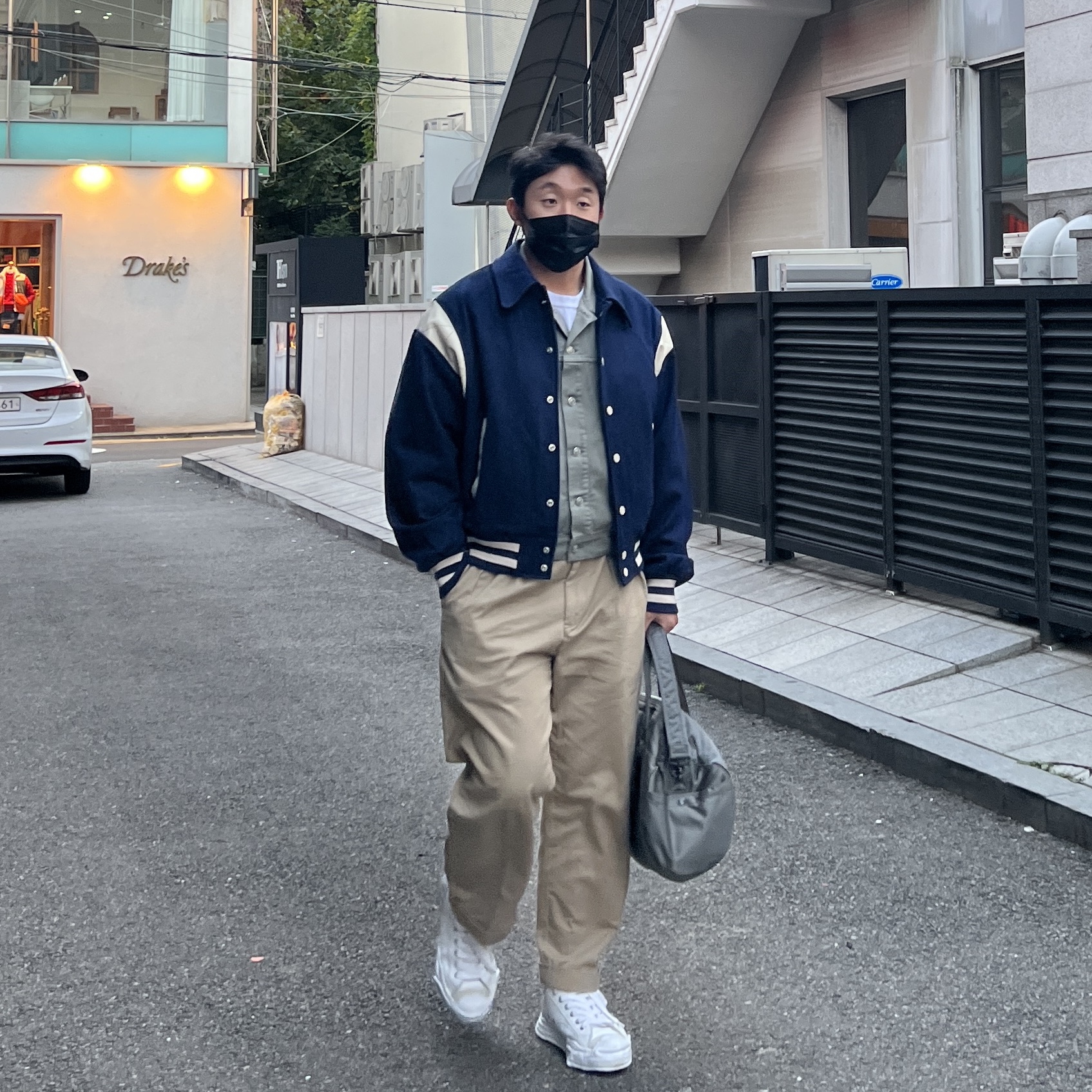 Maison Mihara Yasuhiro Hank OG Sole Canvas Low-top Sneakers White, Stussy x Cactus Plant Flea Market Heart T-Shirt 착용 스타일