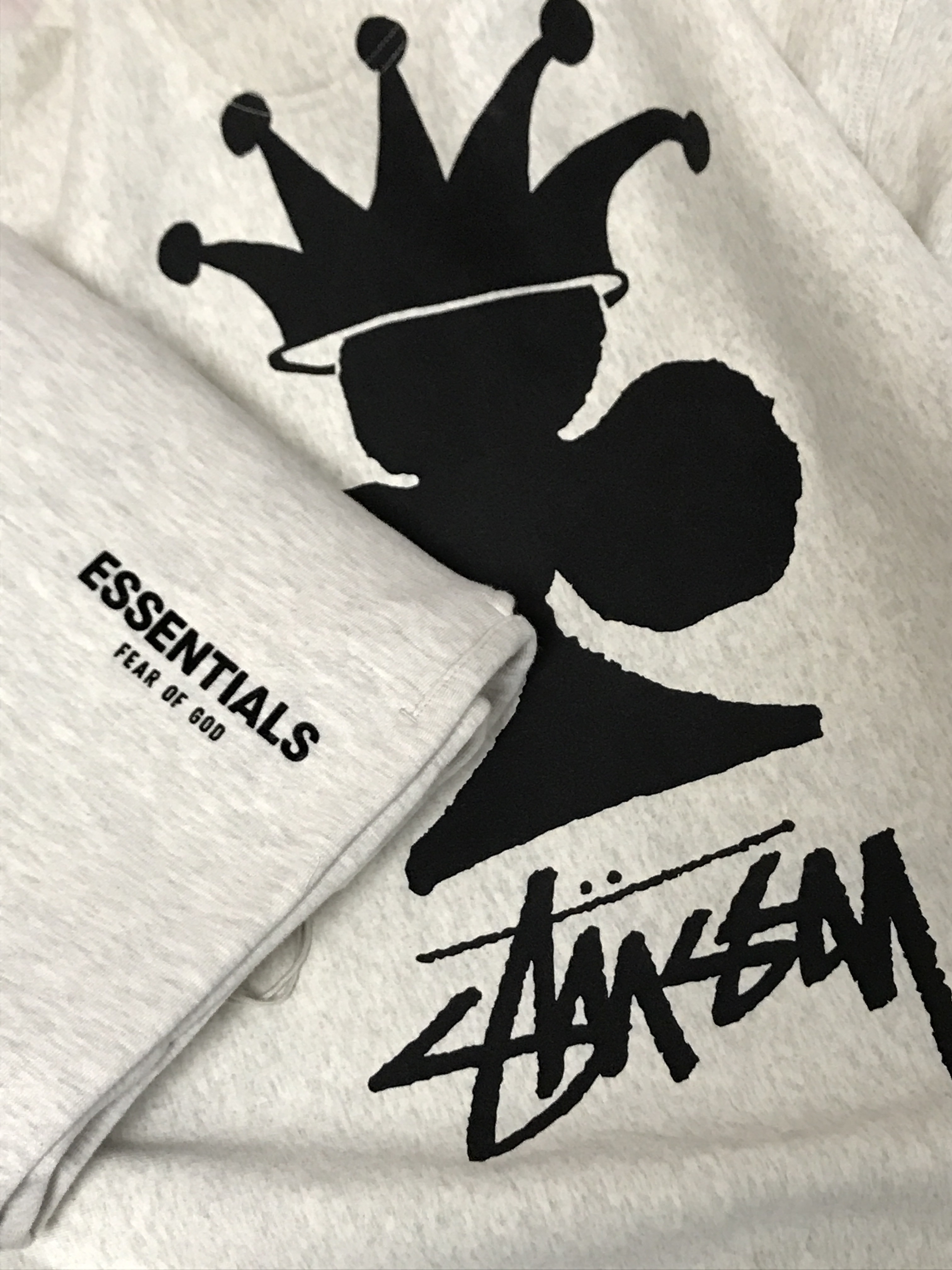 Essentials The Core Collection Relaxed Sweatpants Light Oatmeal, Stussy Club Crown Zip Hoodie Ash Heather 착용 스타일 - 1