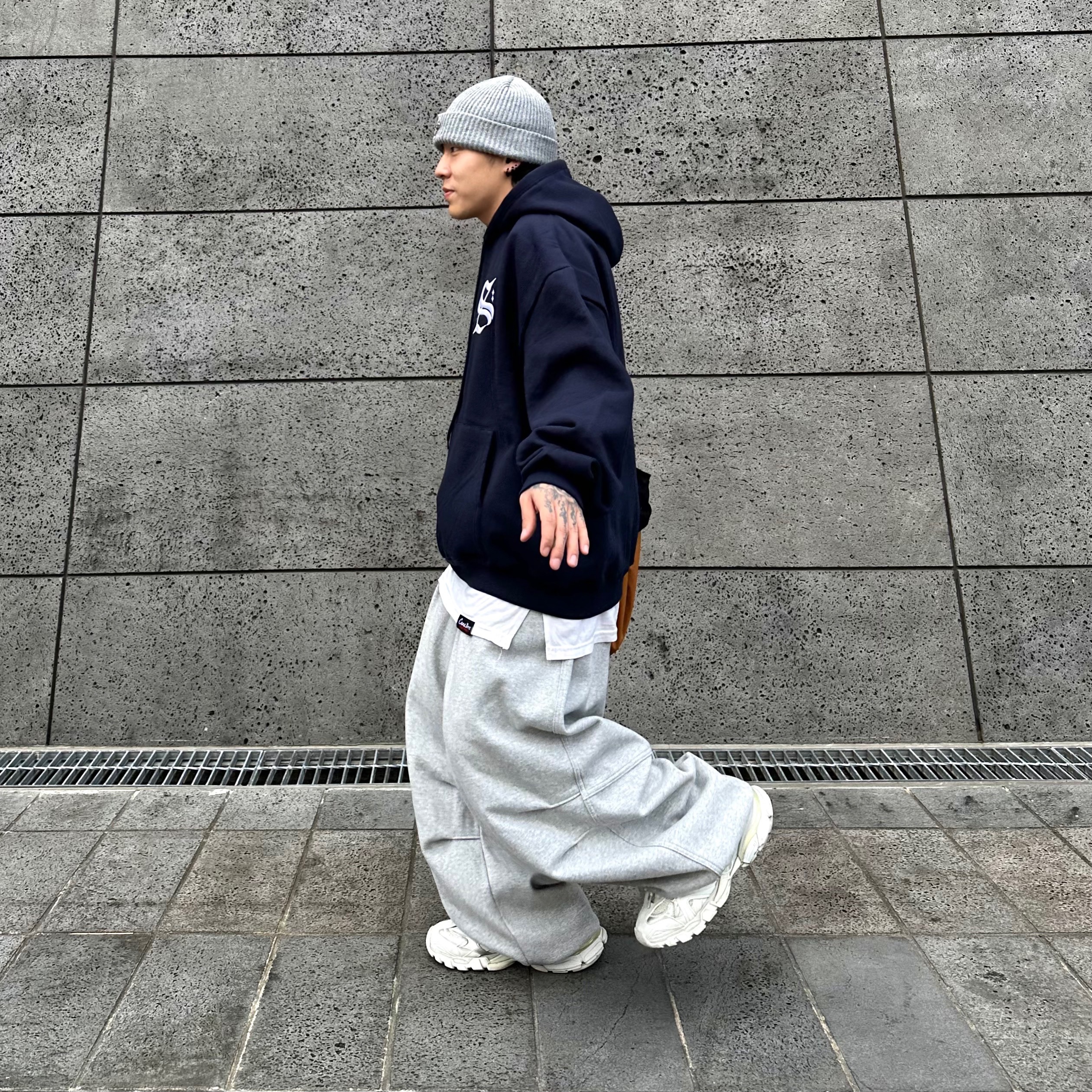 Balenciaga Track.2 Sneakers White 착용 스타일 - 3