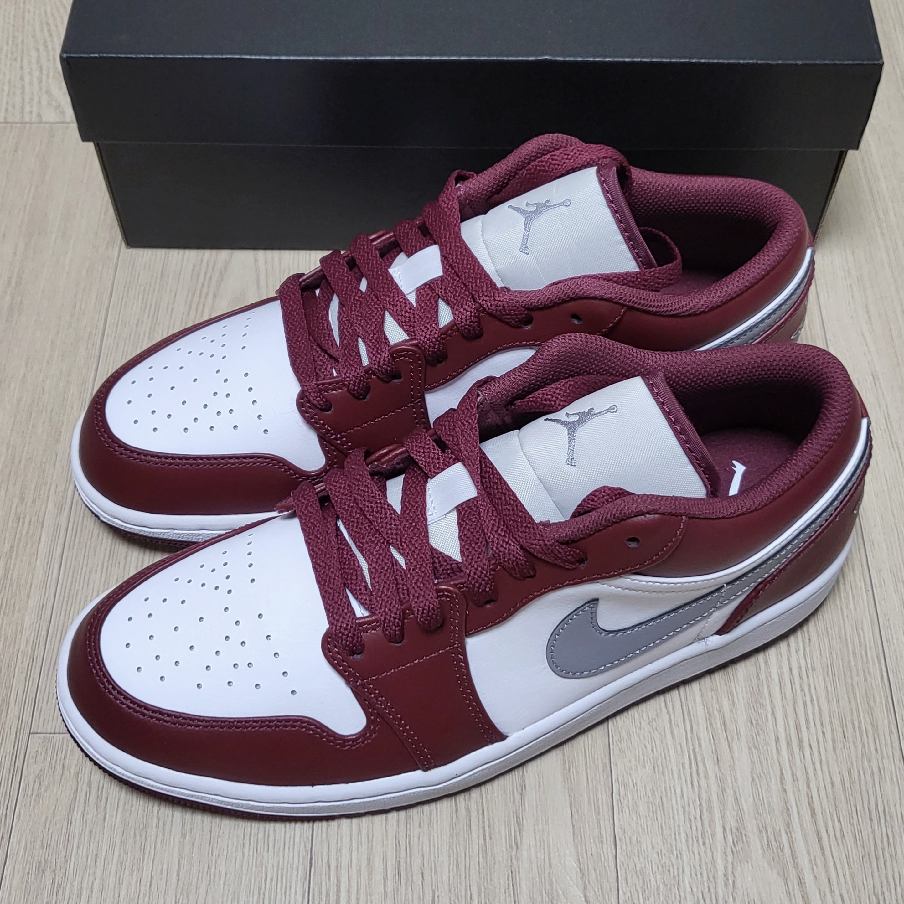 Jordan 1 Low Cherrywood Red 착용 스타일