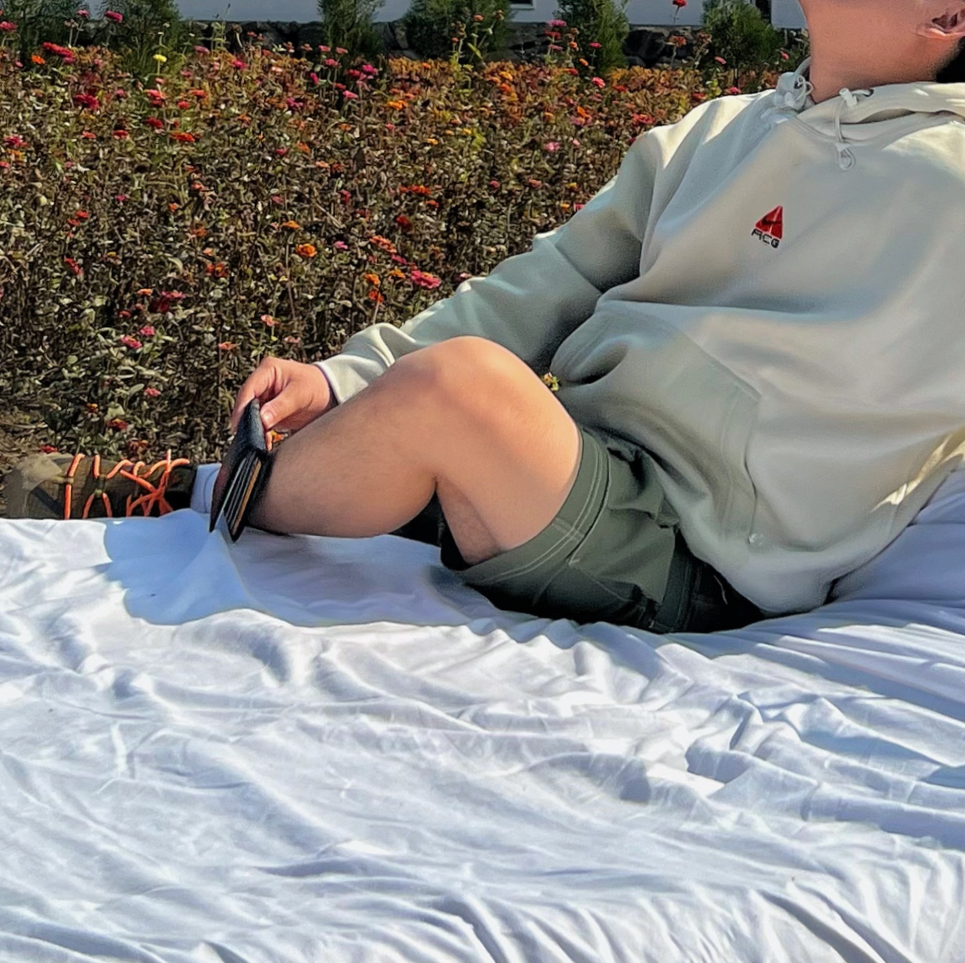 Nike ACG Therma-Fit Pullover Fleece Hoodie Light Bone - Asia, Nike ACG Smith Summit Cargo Pants Medium Olive - Asia 착용 스타일 - 3