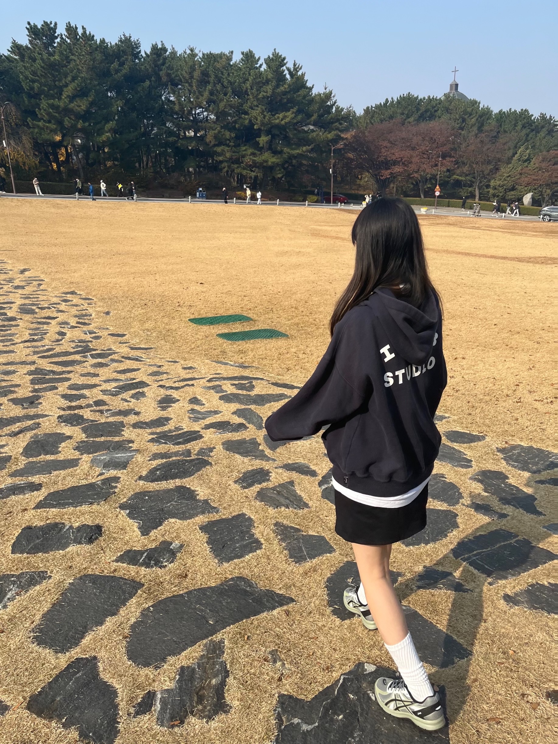 IAB Studio Hoodie Navy - 21SS, Asics Jog 100 S Sheet Rock - 2E Wide 착용 스타일 - 1