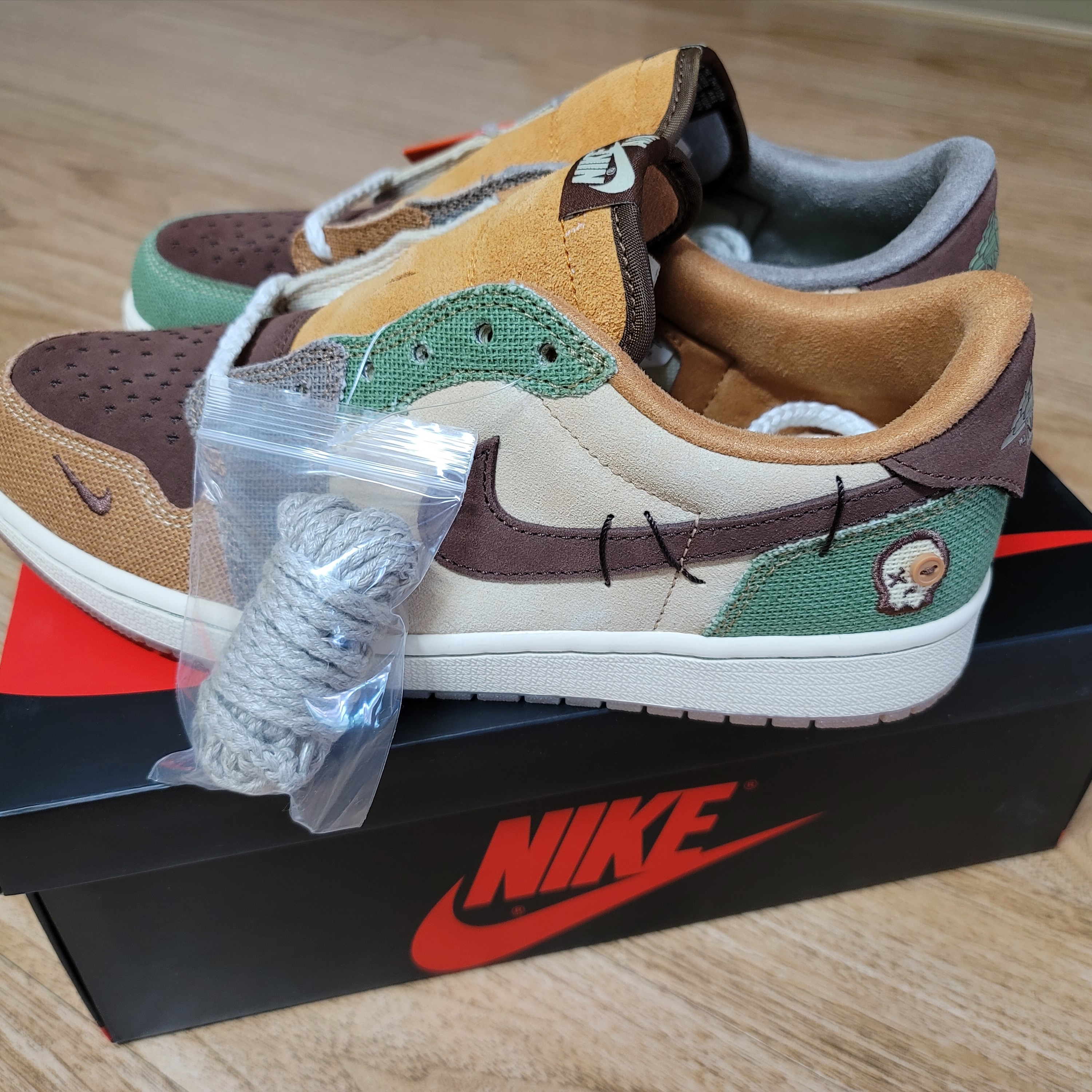 Jordan 1 x Zion Williamson Retro Low OG Flax and Oil Green 착용 스타일 - 2