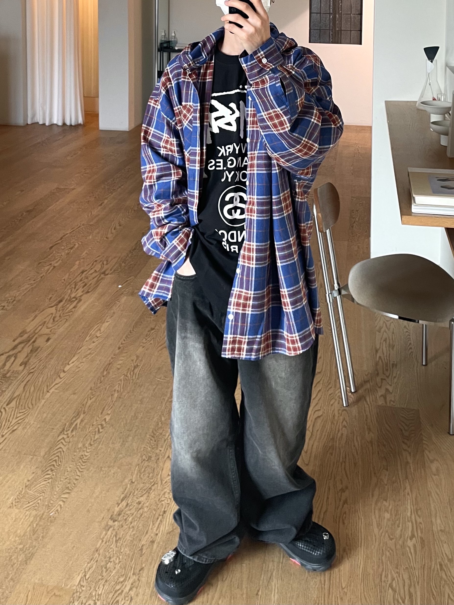 Crocs x Staple Classic All Terrain Clog Black, Stussy World Tour LS T-Shirt Black 착용 스타일