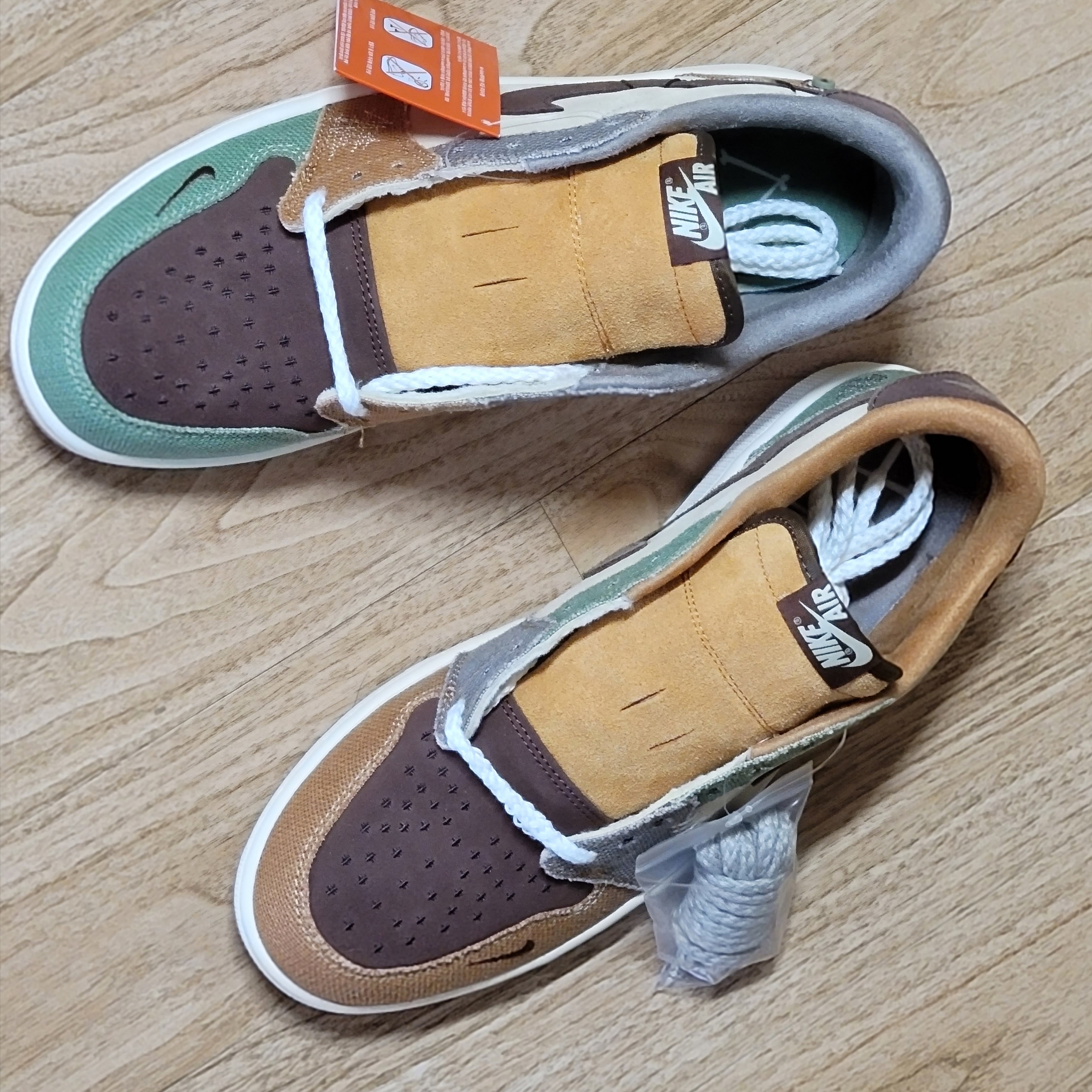 Jordan 1 x Zion Williamson Retro Low OG Flax and Oil Green 착용 스타일 - 5