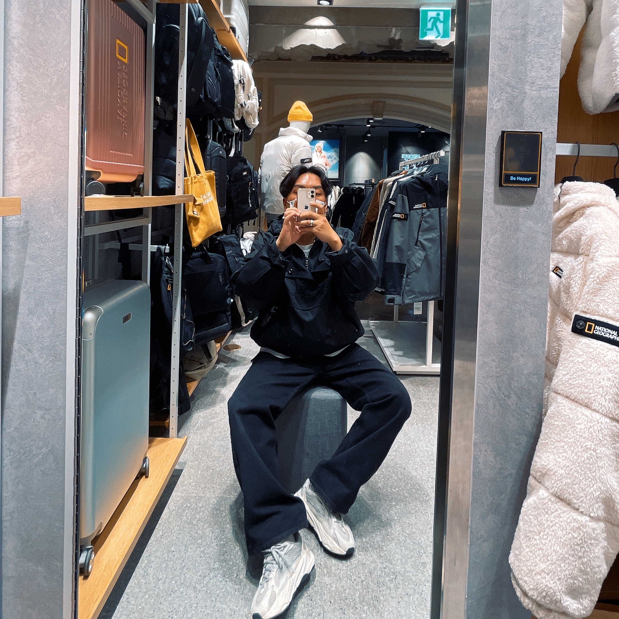 Wooyoungmi Nylon Anorak Jumper Black - 22FW 착용 스타일 - 2