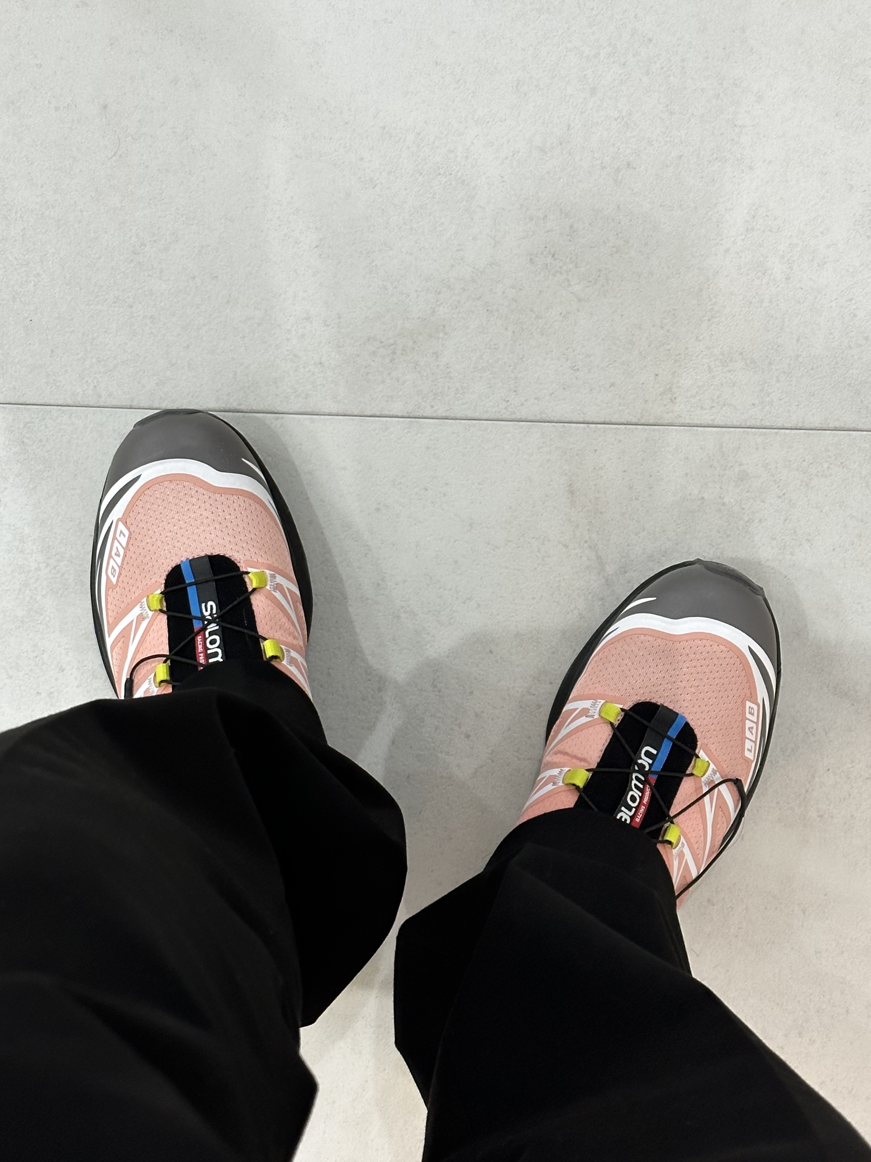 Salomon XT-6 Blooming Dahlia 착용 스타일