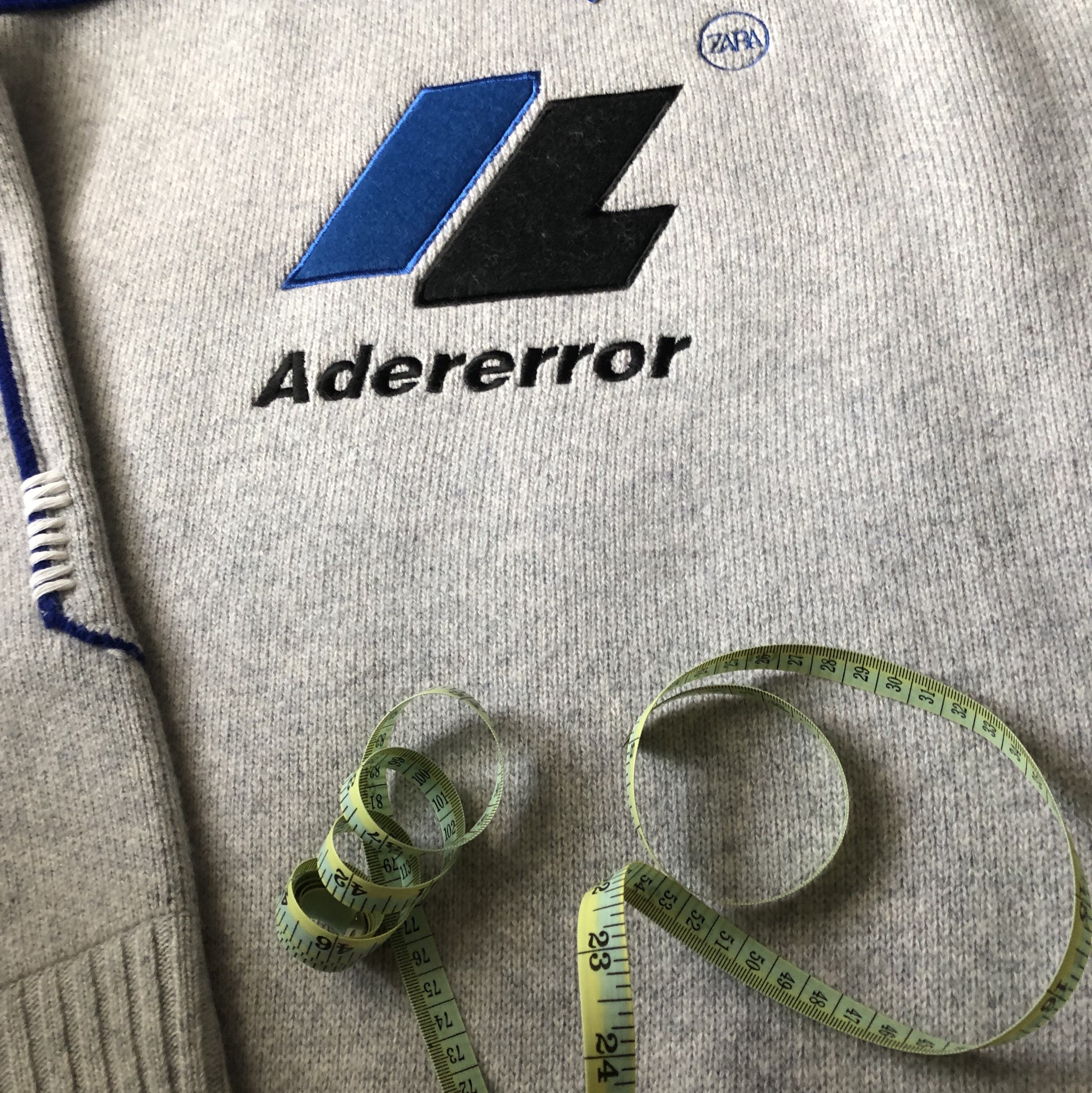 Zara x Ader Error Oversize Sweater Grey 착용 스타일