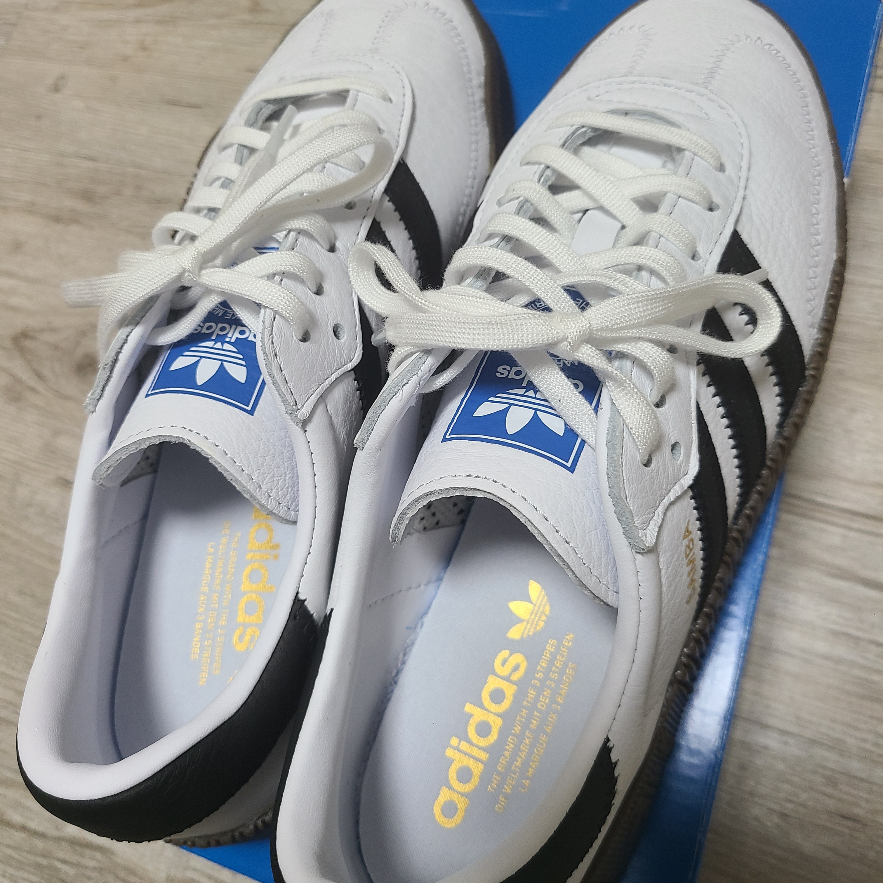 (W) Adidas Sambarose White Black Gum 착용 스타일