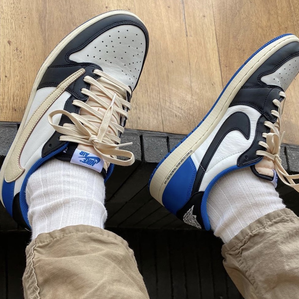 Jordan 1 x Travis Scott x Fragment Retro Low OG SP Military Blue 착용 스타일