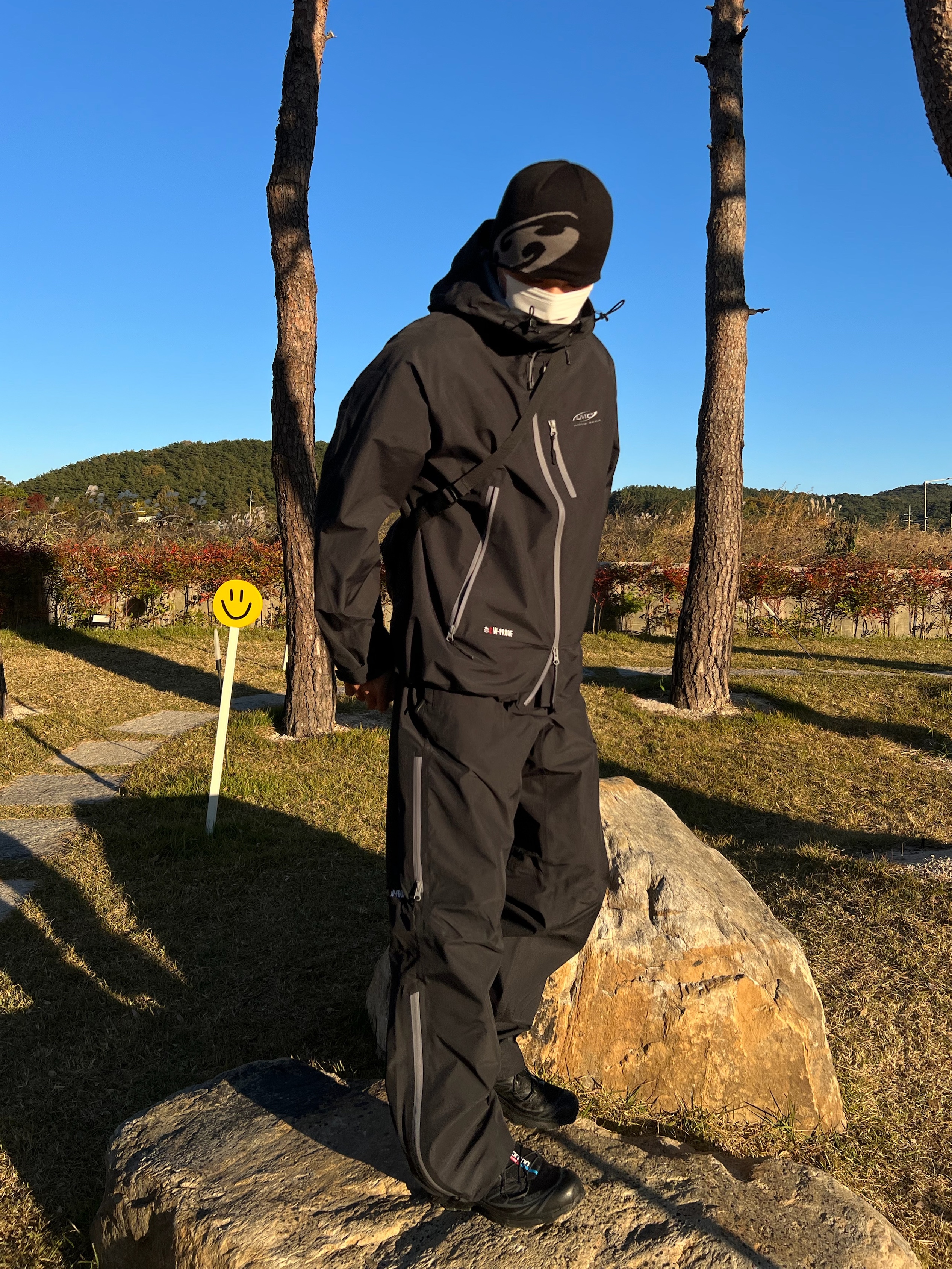 Salomon XT-6 ADV Black, Sansan Gear Logo Beanie Black - 22FW 착용 스타일 - 2