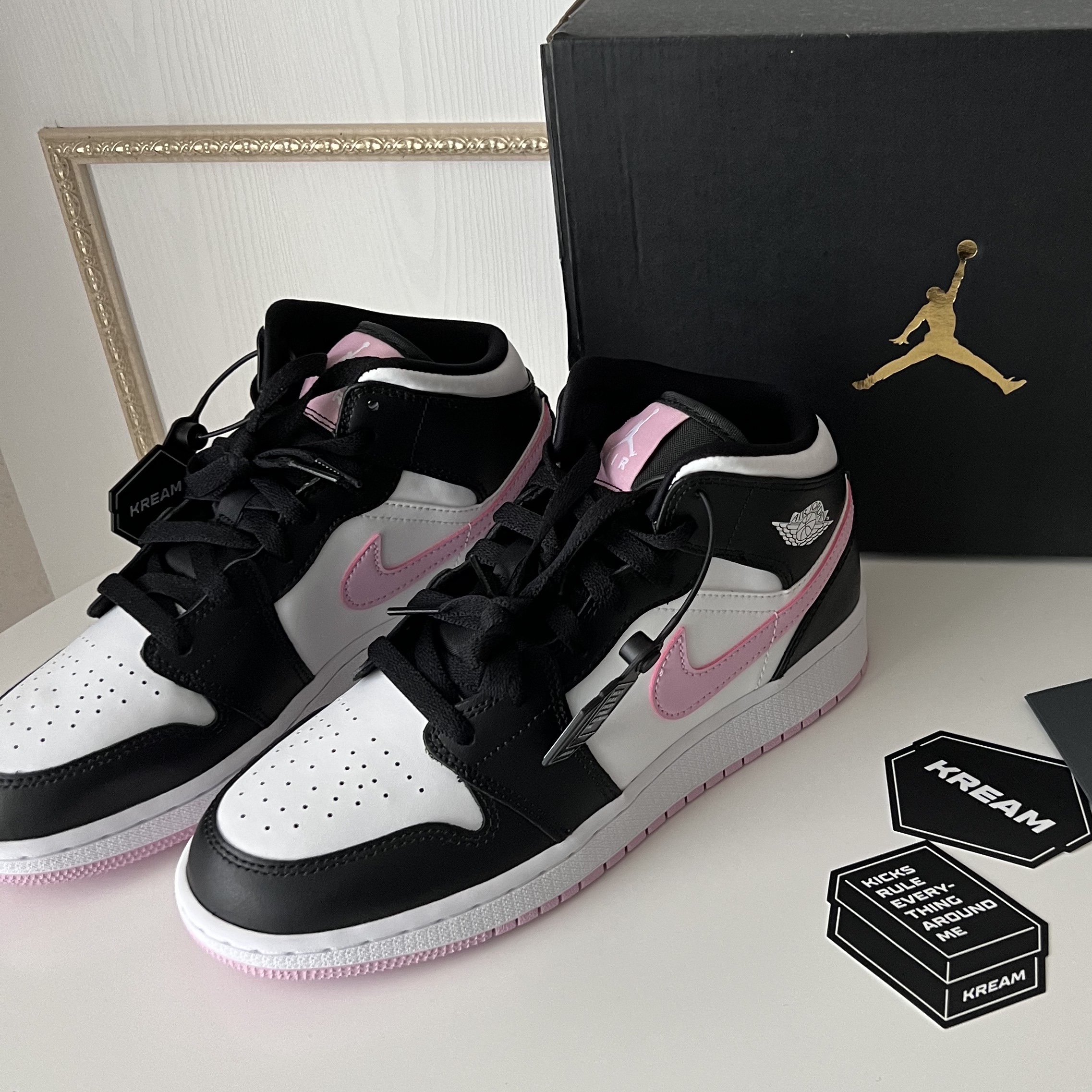(GS) Jordan 1 Mid Light Arctic Pink 착용 스타일 - 2
