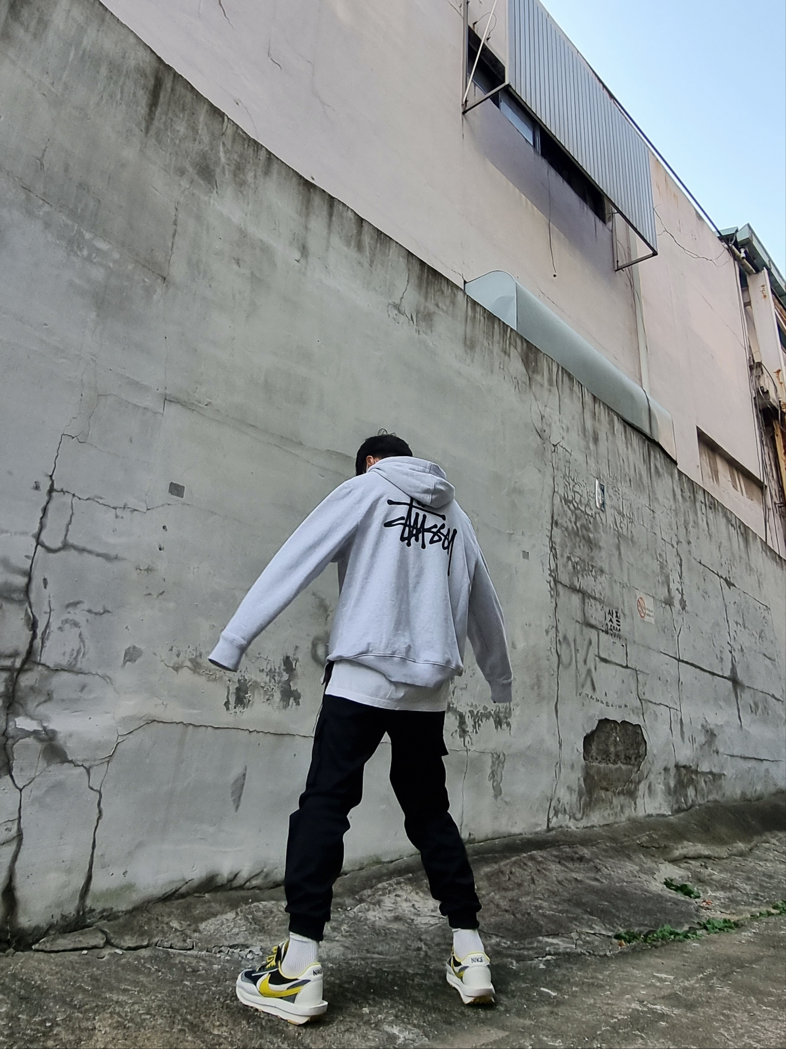 Stussy Basic Stussy Hoodie Ash Heather 2021, Nike x Sacai x Undercover LDWaffle Black Bright Citron 착용 스타일 - 2