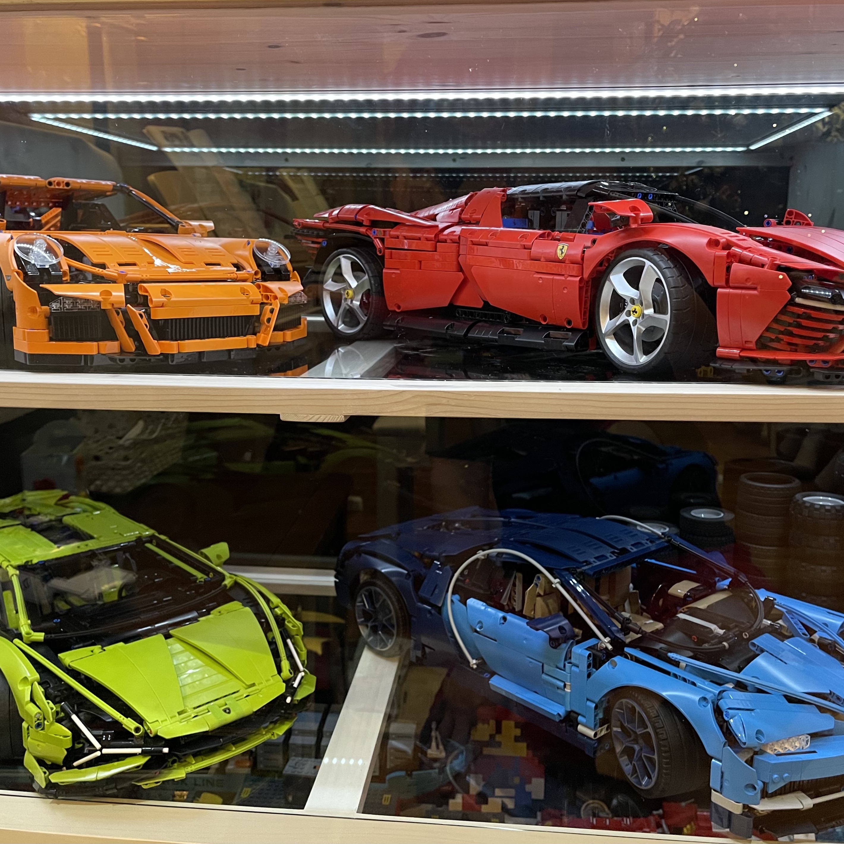 Lego Ferrari Daytona SP3, Lego Bugatti Chiron 착용 스타일 - 2