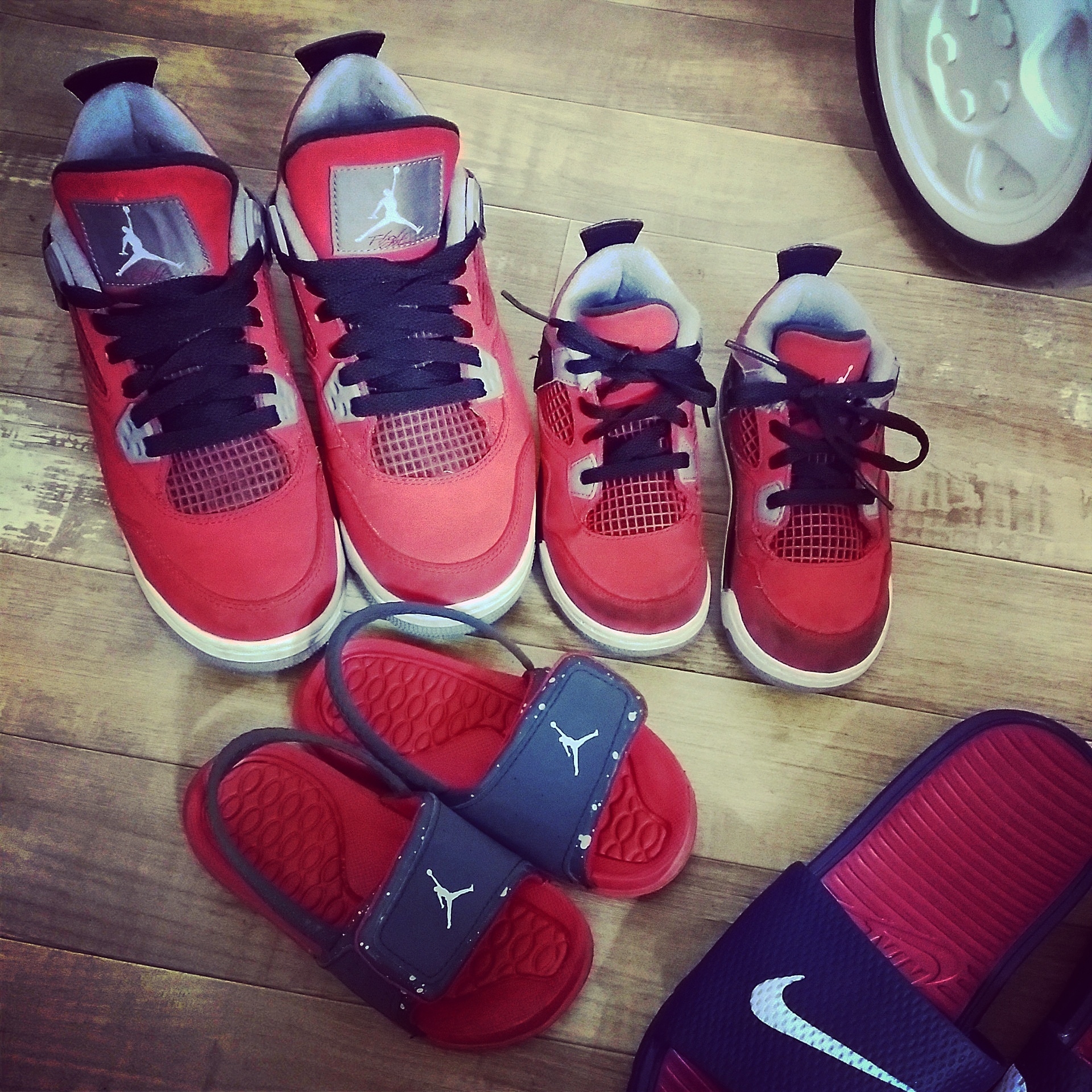 (GS) Jordan 4 Retro Toro Bravo, (PS) Jordan 4 Retro Toro Bravo 착용 스타일