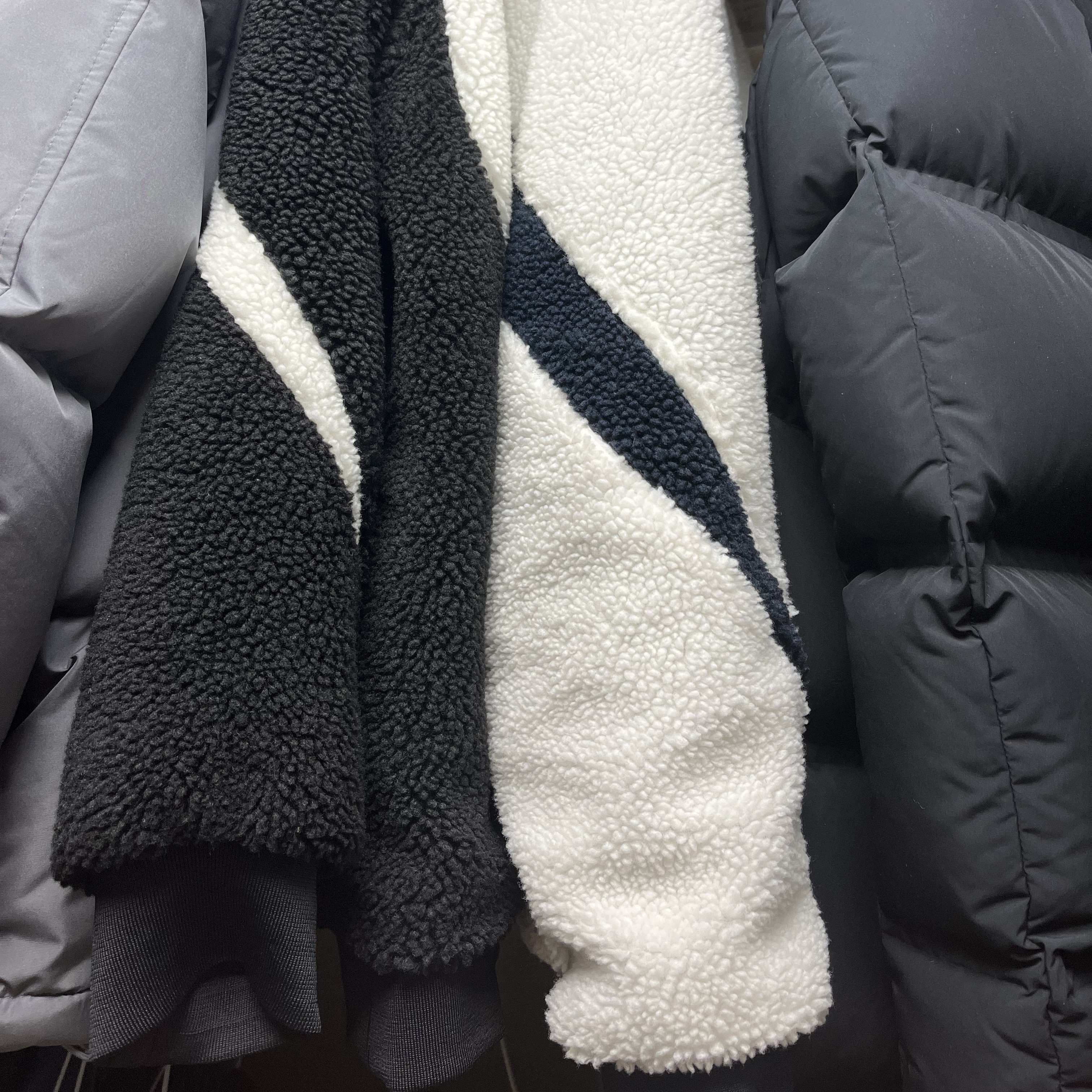 Nike Big Swoosh Full Zip Jacket Black Sail, Nike Big Swoosh Full Zip Jacket White Navy 착용 스타일