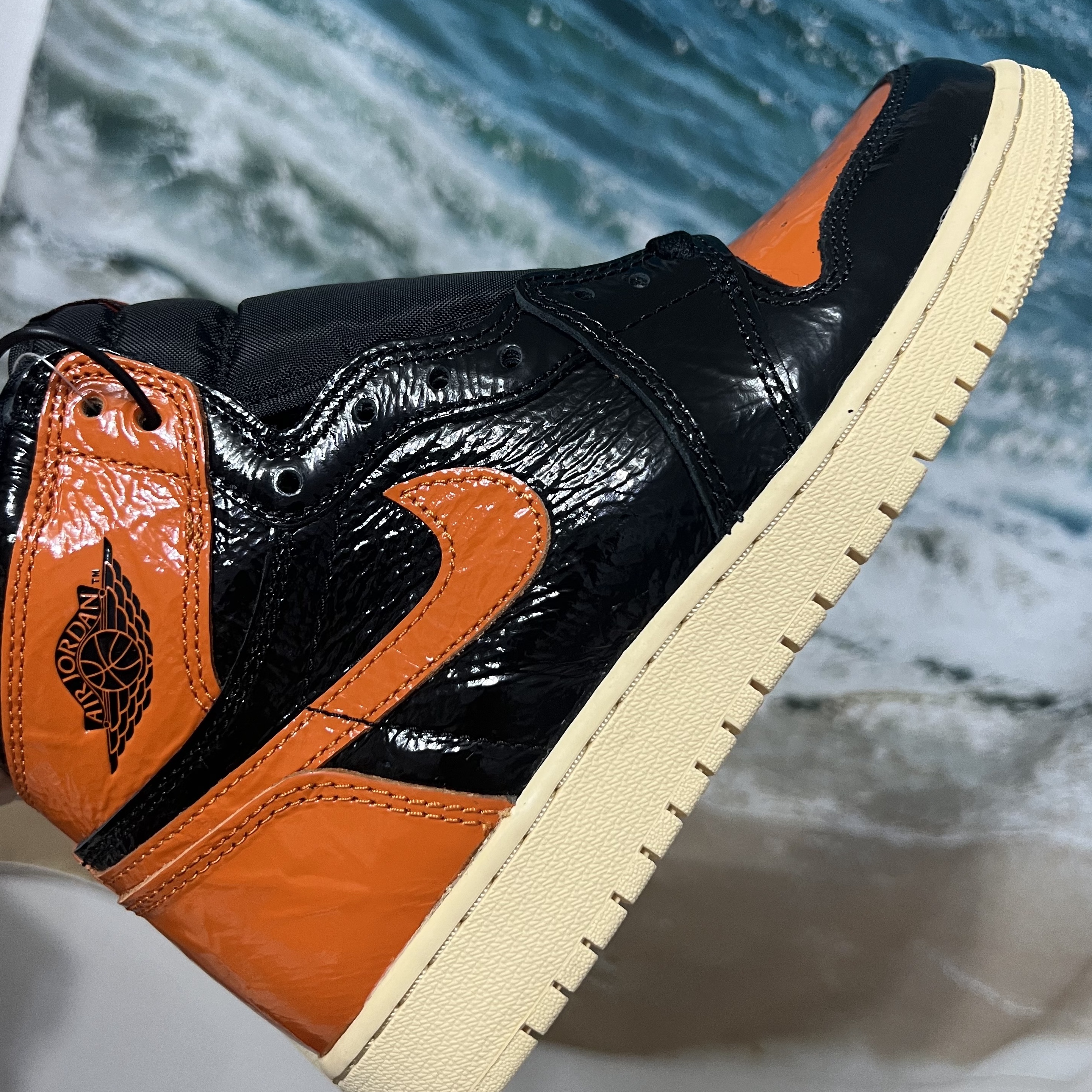 Jordan 1 Retro High Shattered Backboard 3.0, (GS) Jordan 1 Retro High OG Shattered Backboard 3.0 착용 스타일 - 4