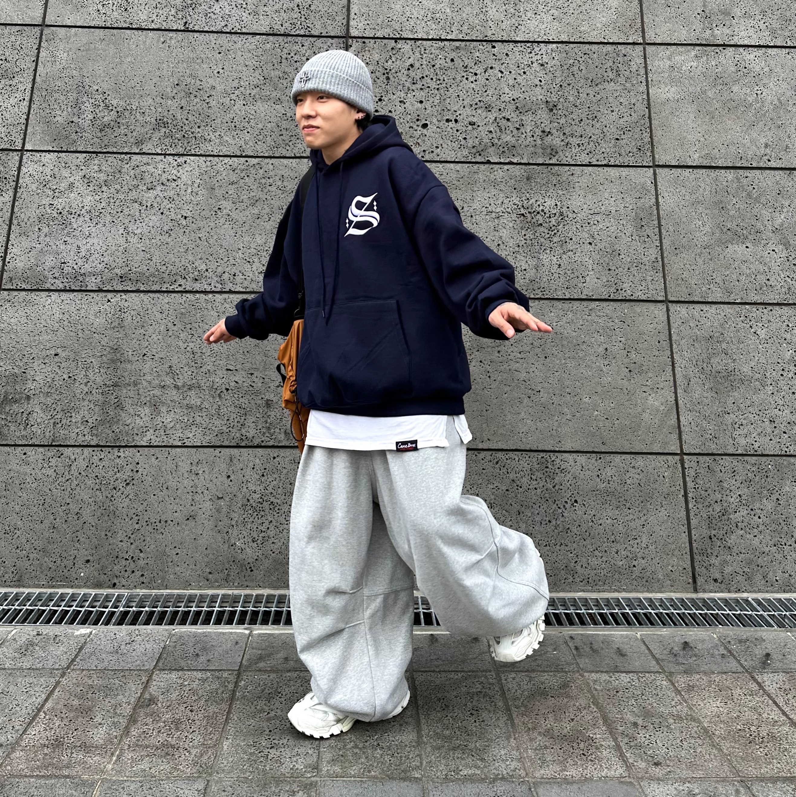Balenciaga Track.2 Sneakers White 착용 스타일 - 1