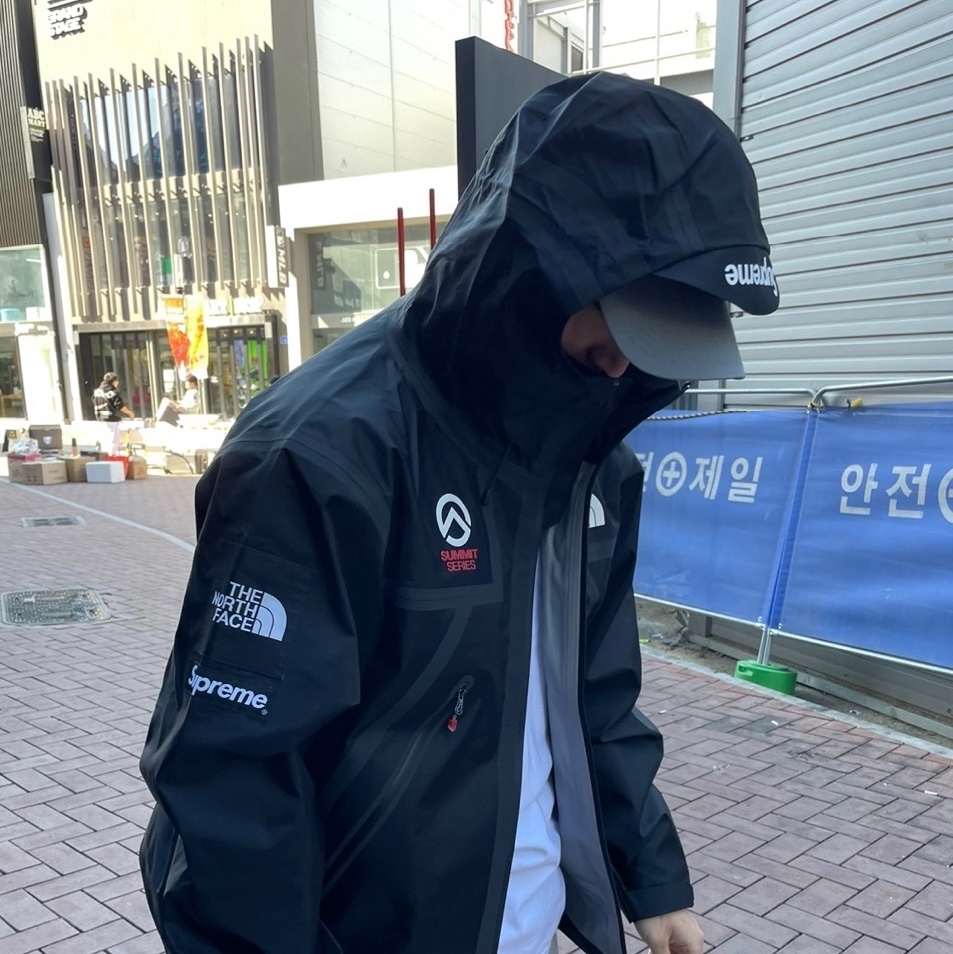 Supreme x The North Face Summit Series Outer Tape Seam Jacket Black - 21SS 착용 스타일