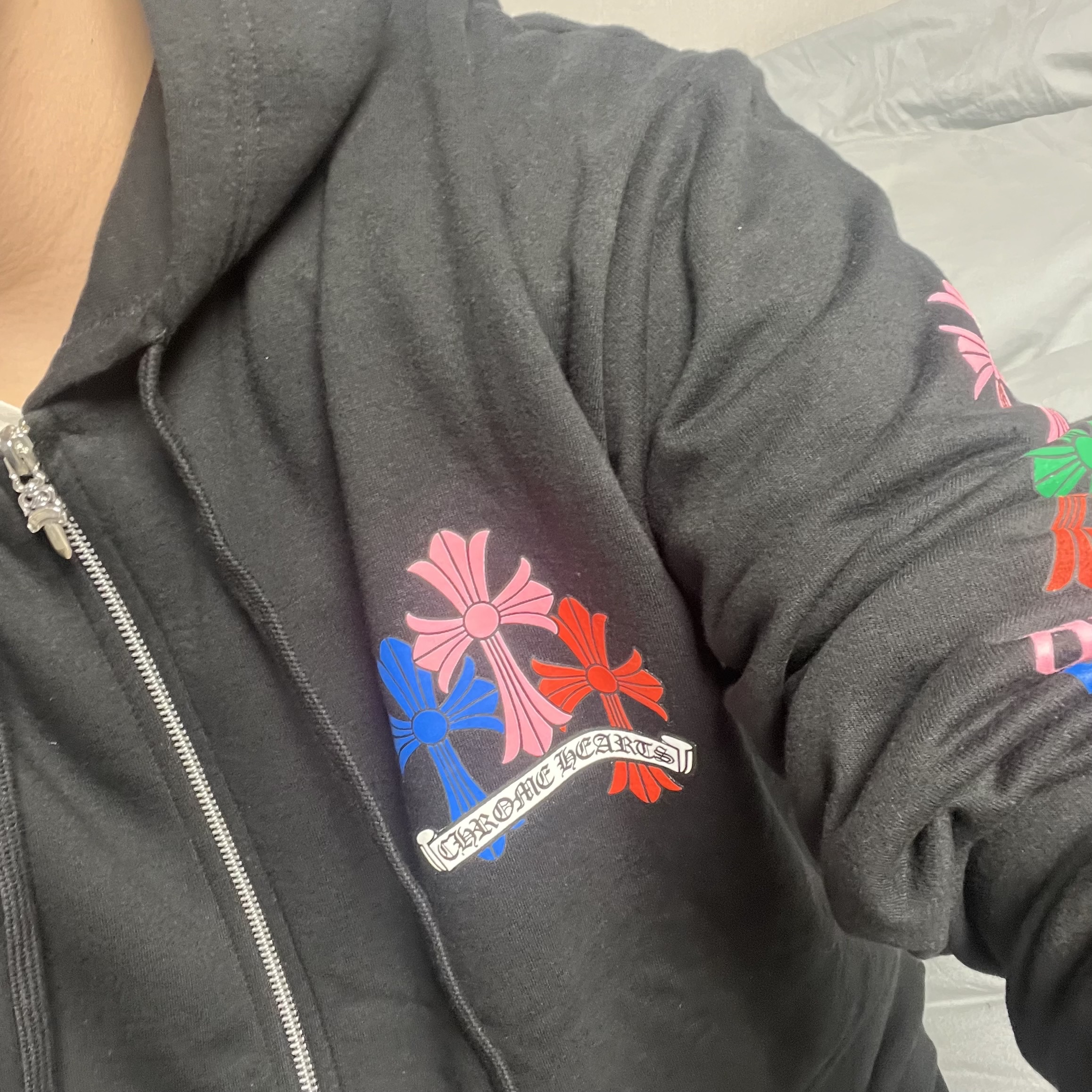 Chrome Hearts Multi Color Cross Fleece Zip-Up Hoodie Black 착용 스타일