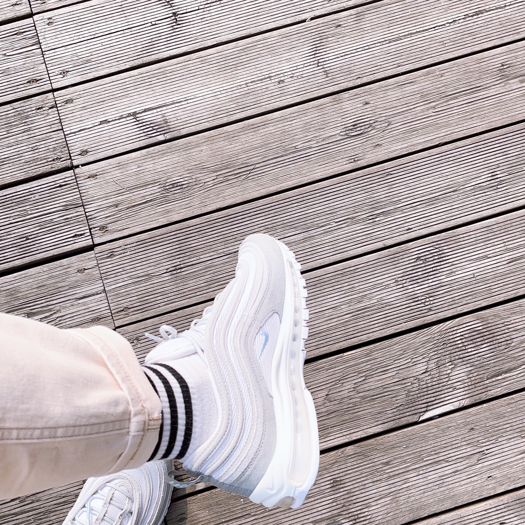 Nike Air Max 97 SE Pure Platinum 착용 스타일 - 1