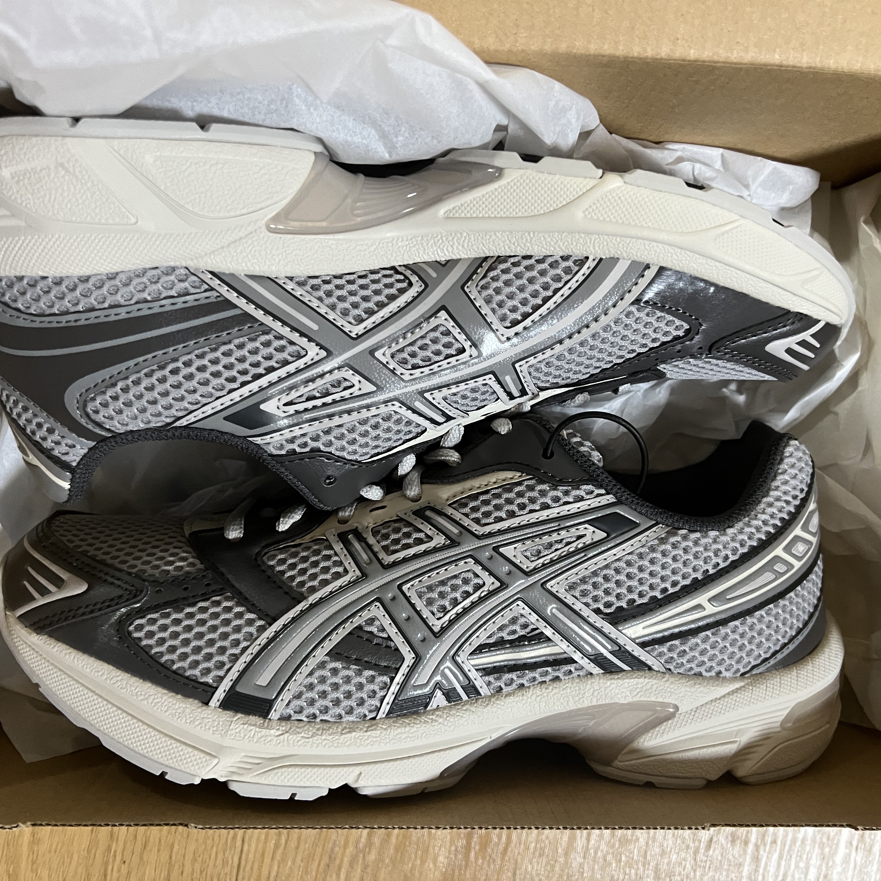 Asics Gel-1130 Oyster Grey Clay Grey 착용 스타일
