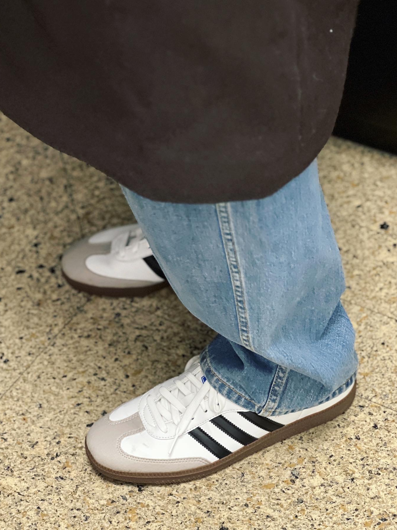 Adidas Samba Vegan White Black 착용 스타일 - 2