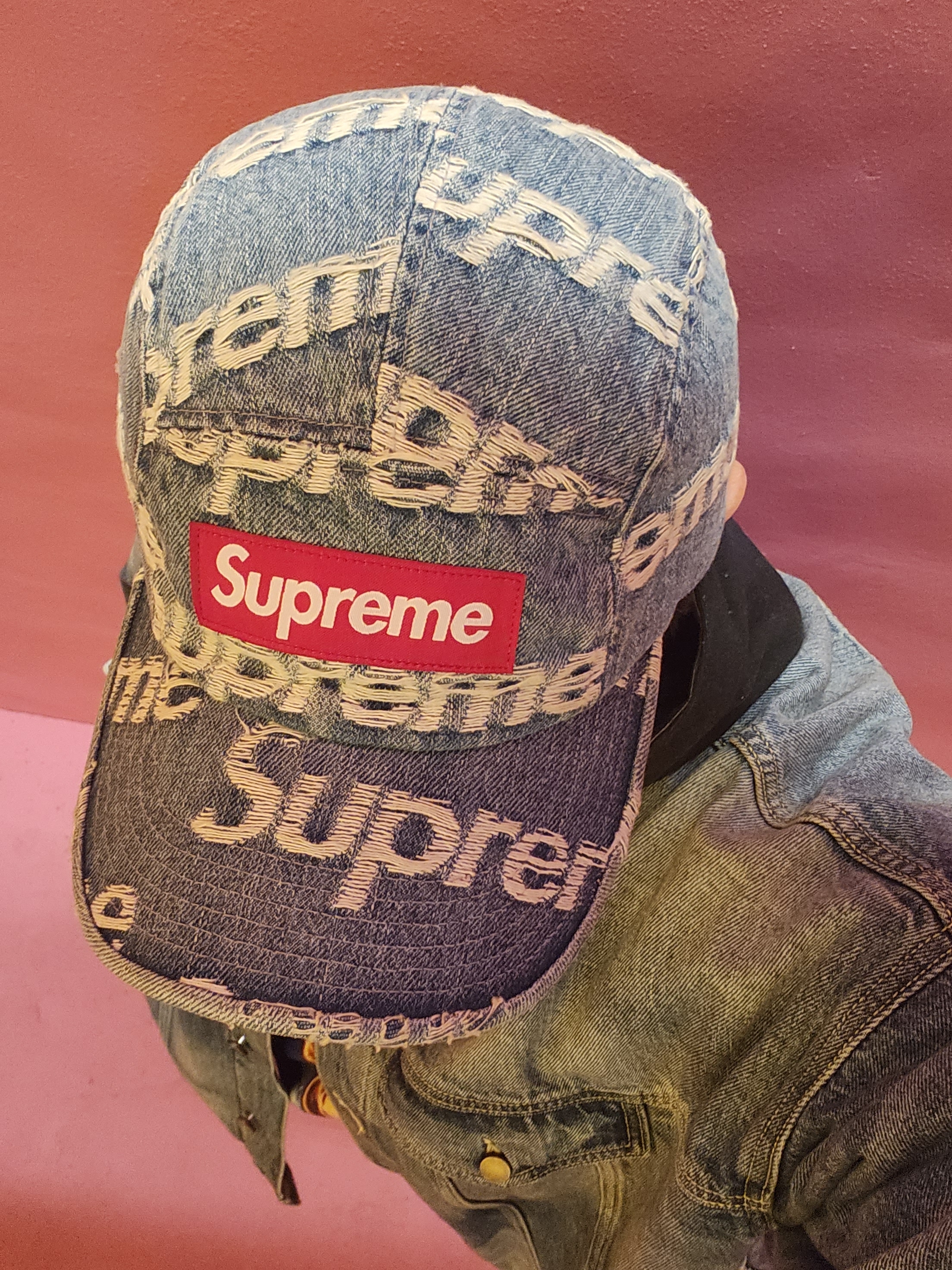 Supreme Frayed Logos Denim Camp Cap Blue - 21SS 착용 스타일