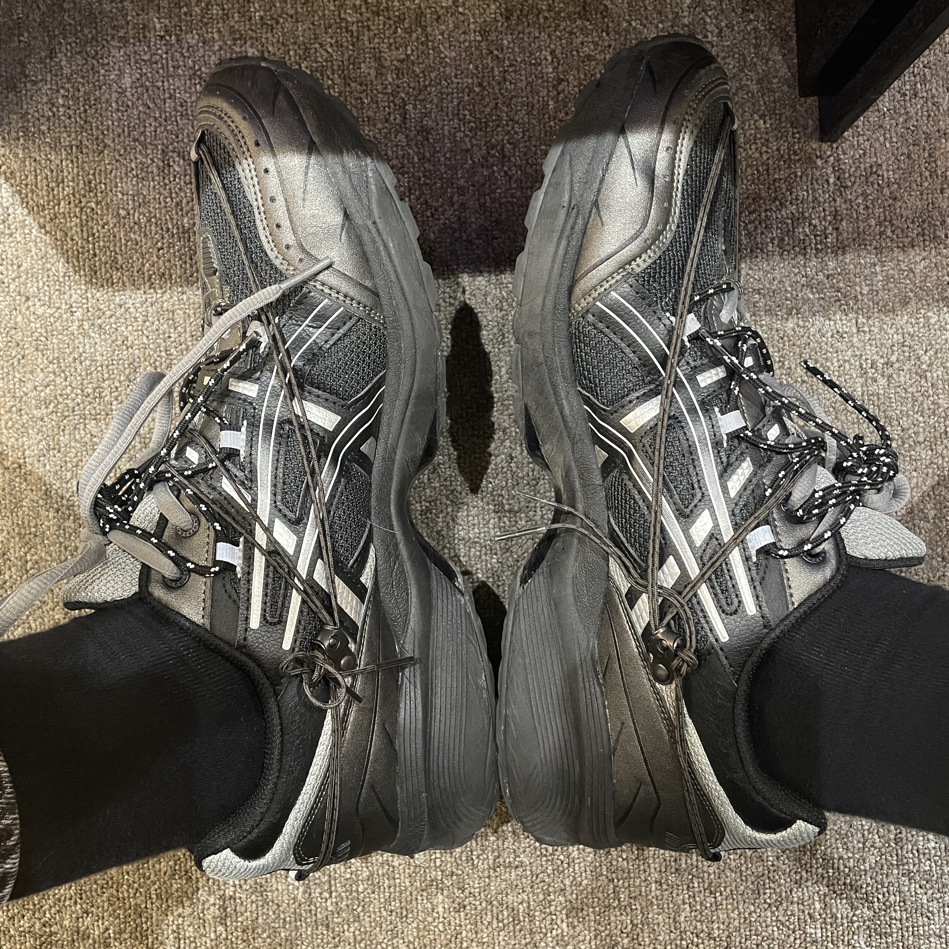 Asics x Andersson Bell Gel-1090 Black Silver 착용 스타일