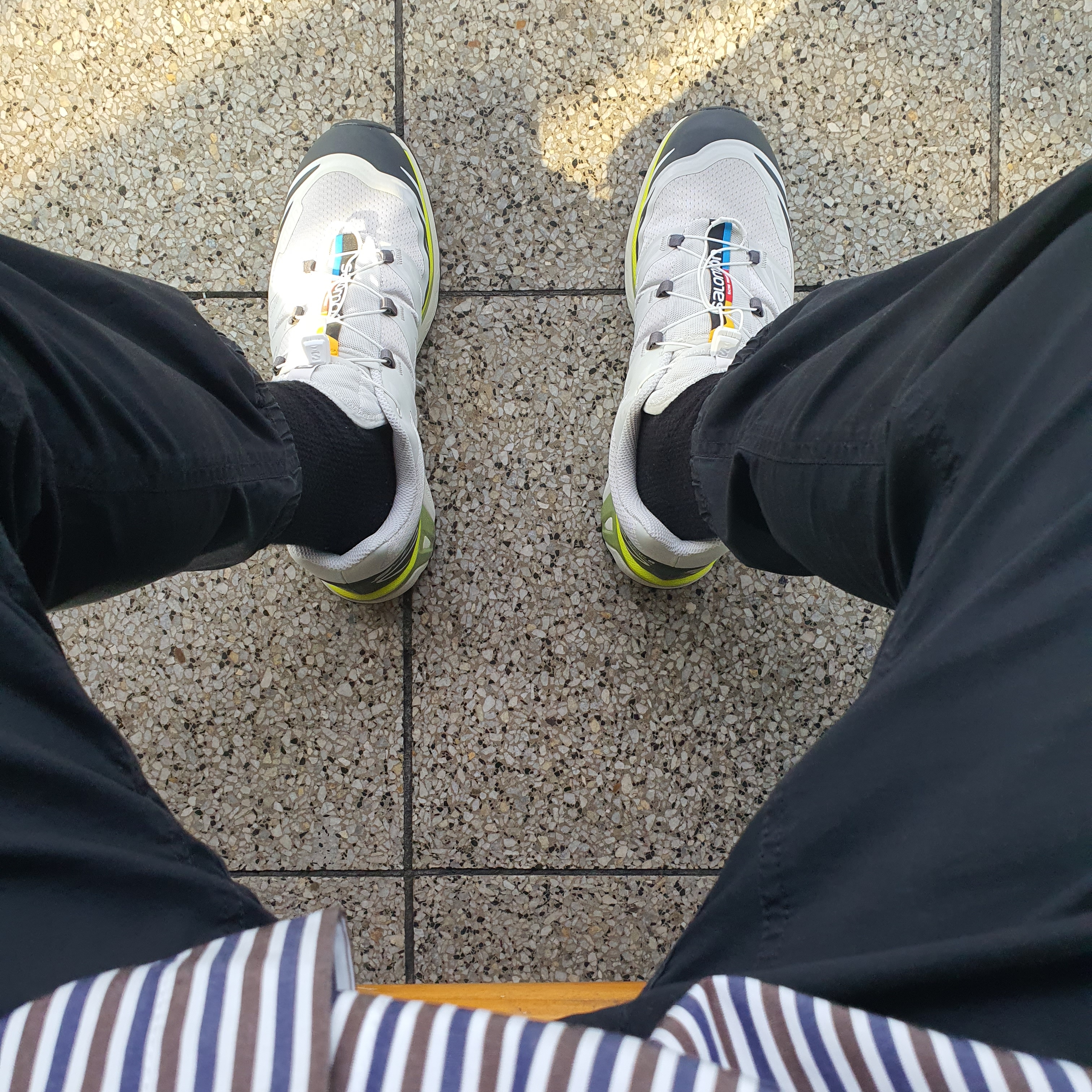 Salomon XT-6 Lunar Rock Magnet 착용 스타일 - 3