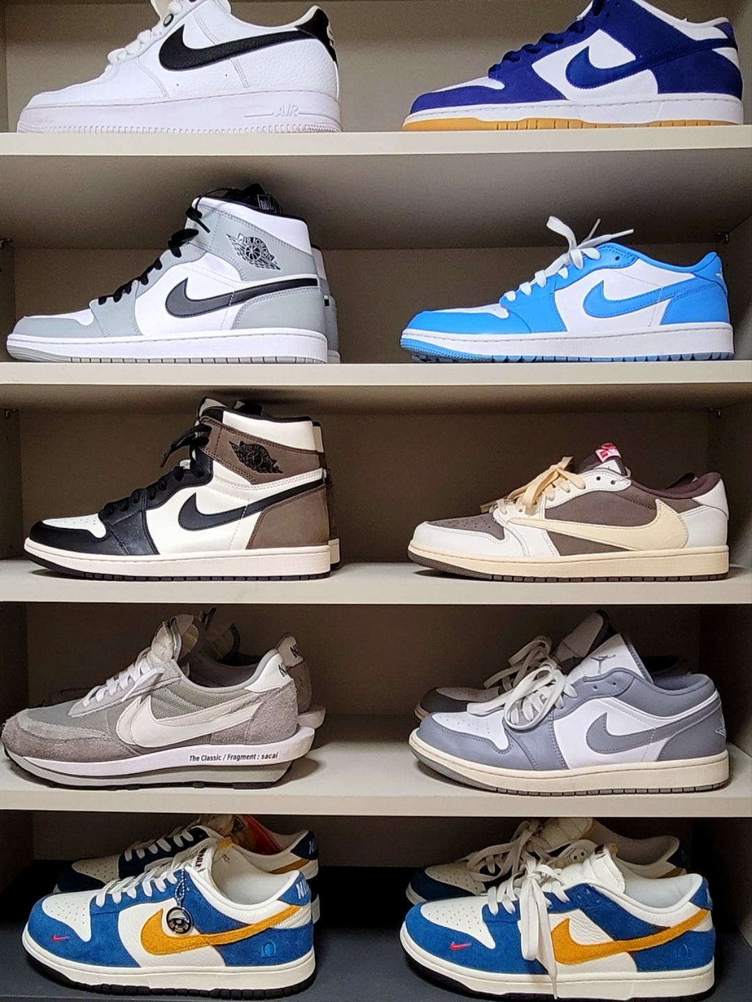 Nike x Kasina Dunk Low 80's Bus, Jordan 1 Low Stealth and White 착용 스타일