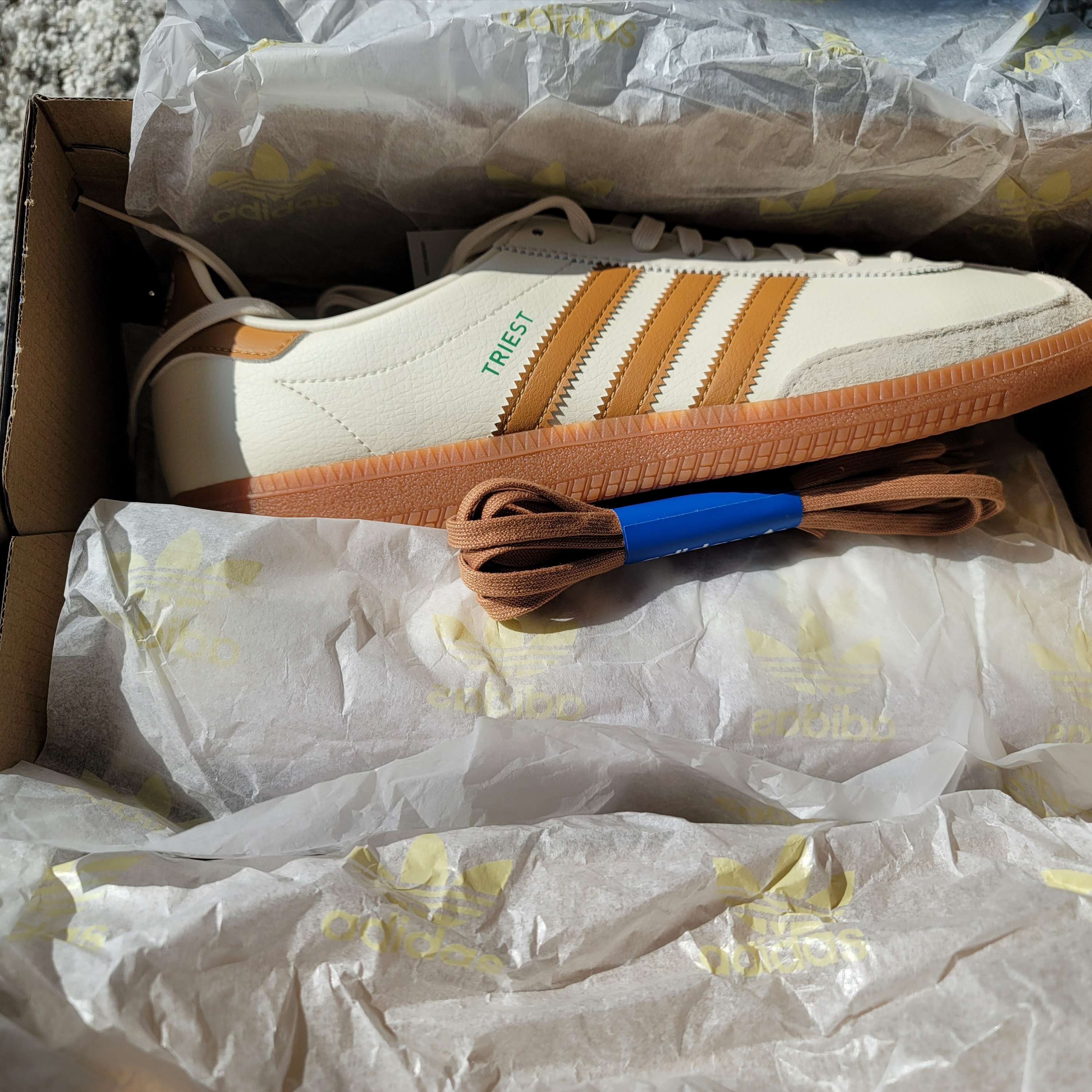 Adidas City Series Triest Cream White 착용 스타일 - 3