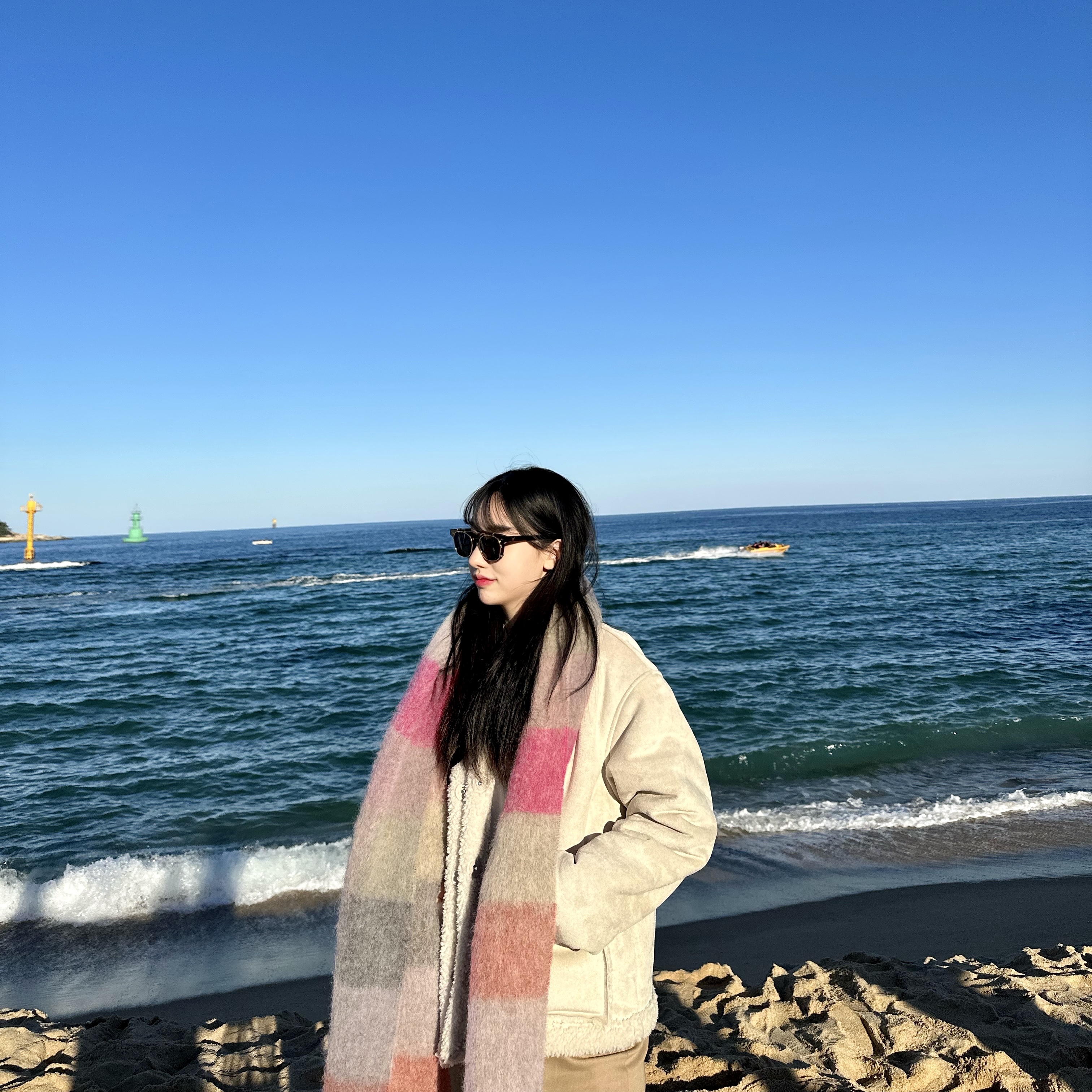 Acne Studios Mohair Check Muffler Fuchsia Lilac Pink 착용 스타일 - 2