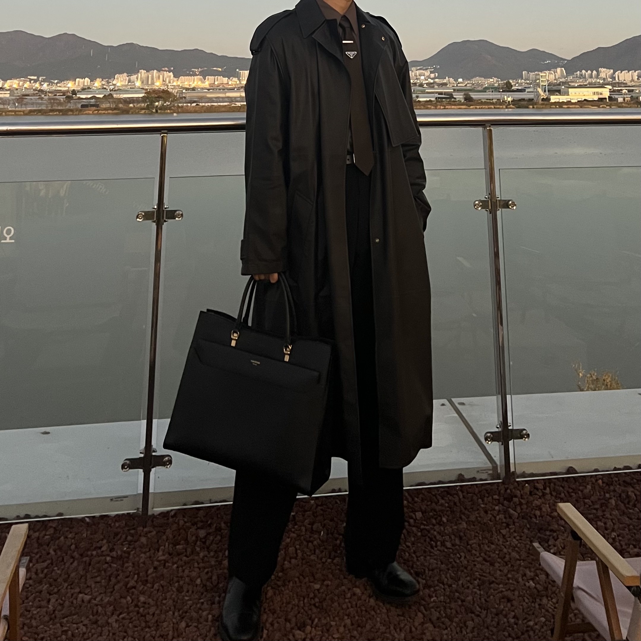 Prada Re-Nylon Gabardine Tie Blue 착용 스타일