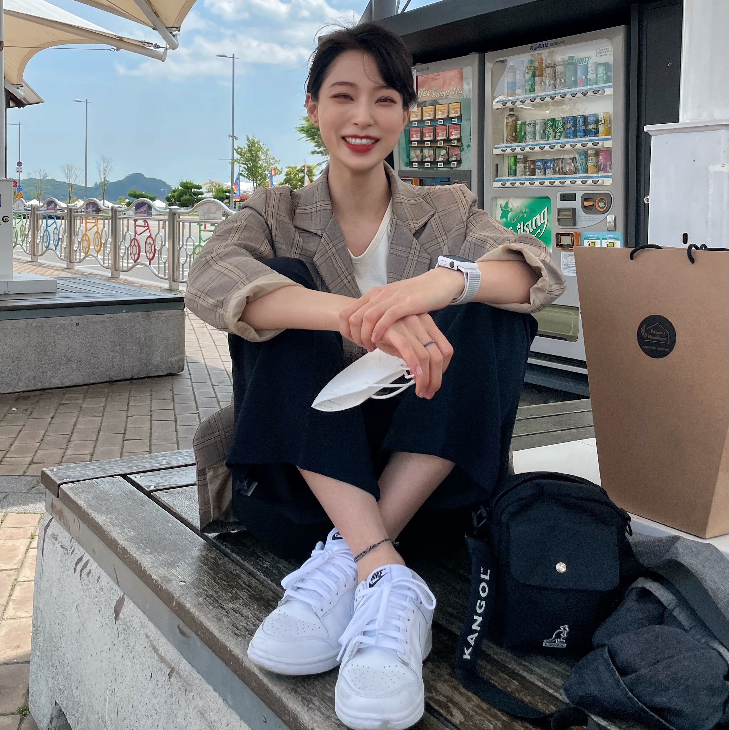 (W) Nike Dunk Low Triple White 착용 스타일 - 2