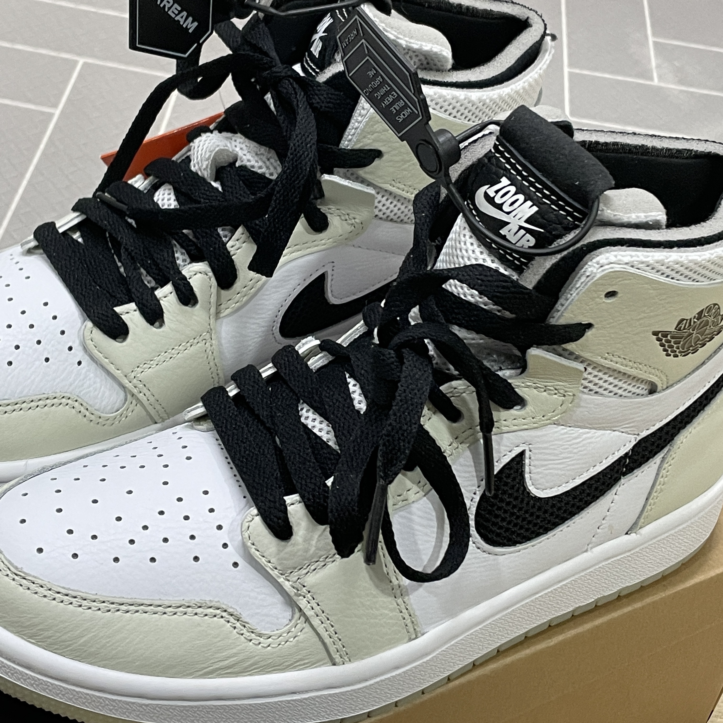 (W) Jordan 1 Zoom Air CMFT Light Bone 착용 스타일