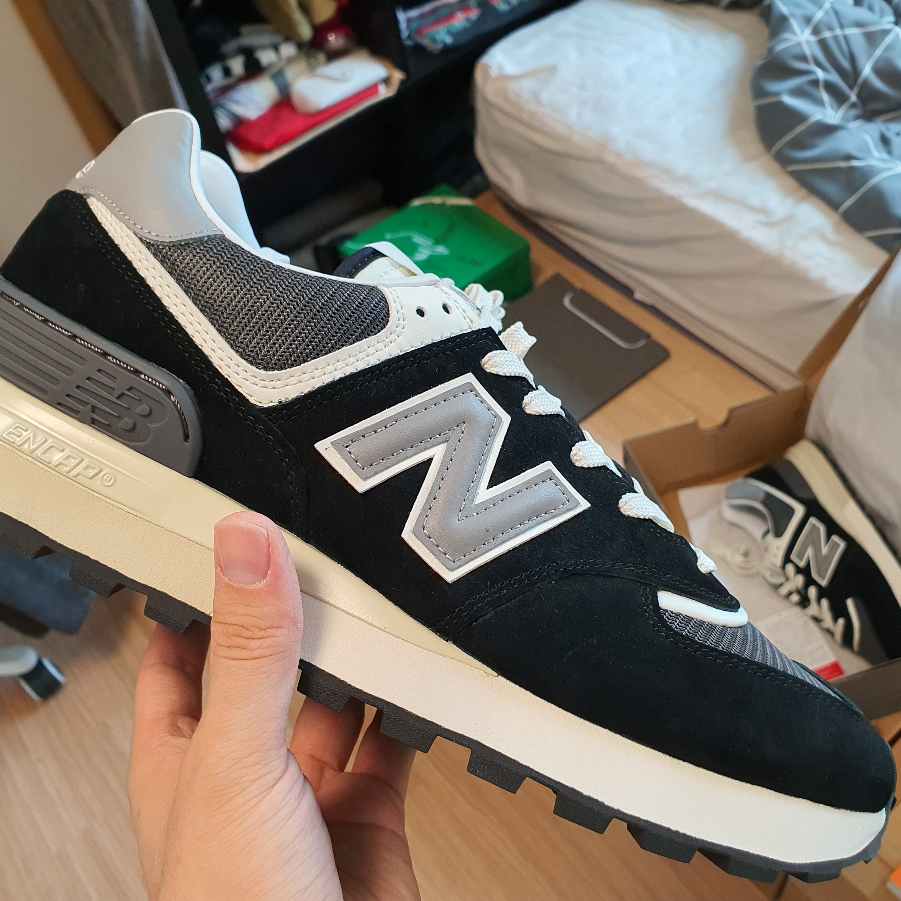 New Balance 574 Legacy Black 착용 스타일