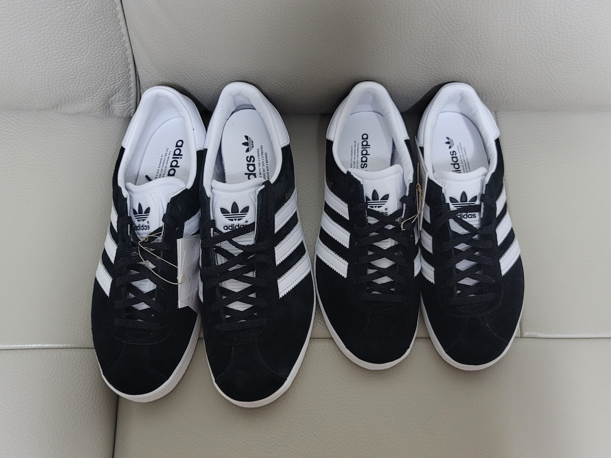 Adidas Gazelle 85 Core Black 착용 스타일 - 1