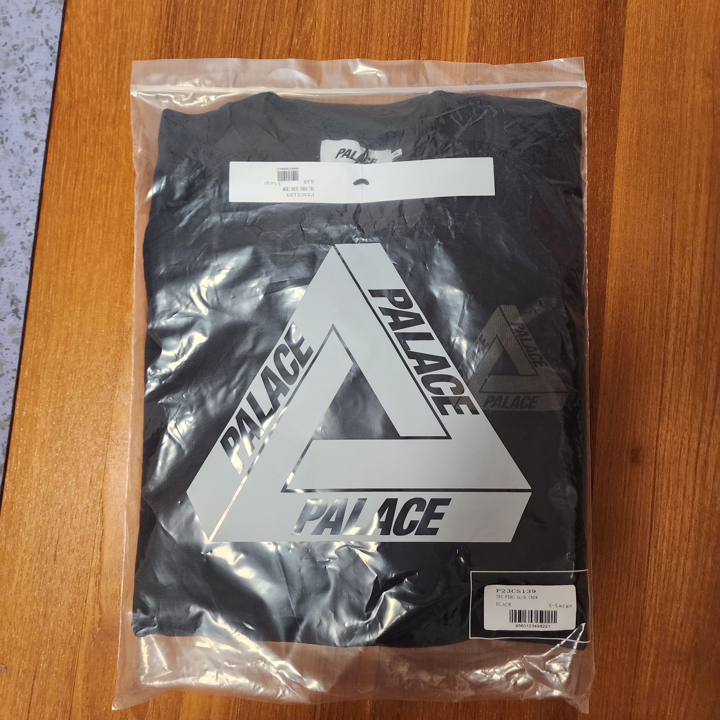 Palace Tri-Ferg Slub Crew Black - 22FW 착용 스타일 - 3
