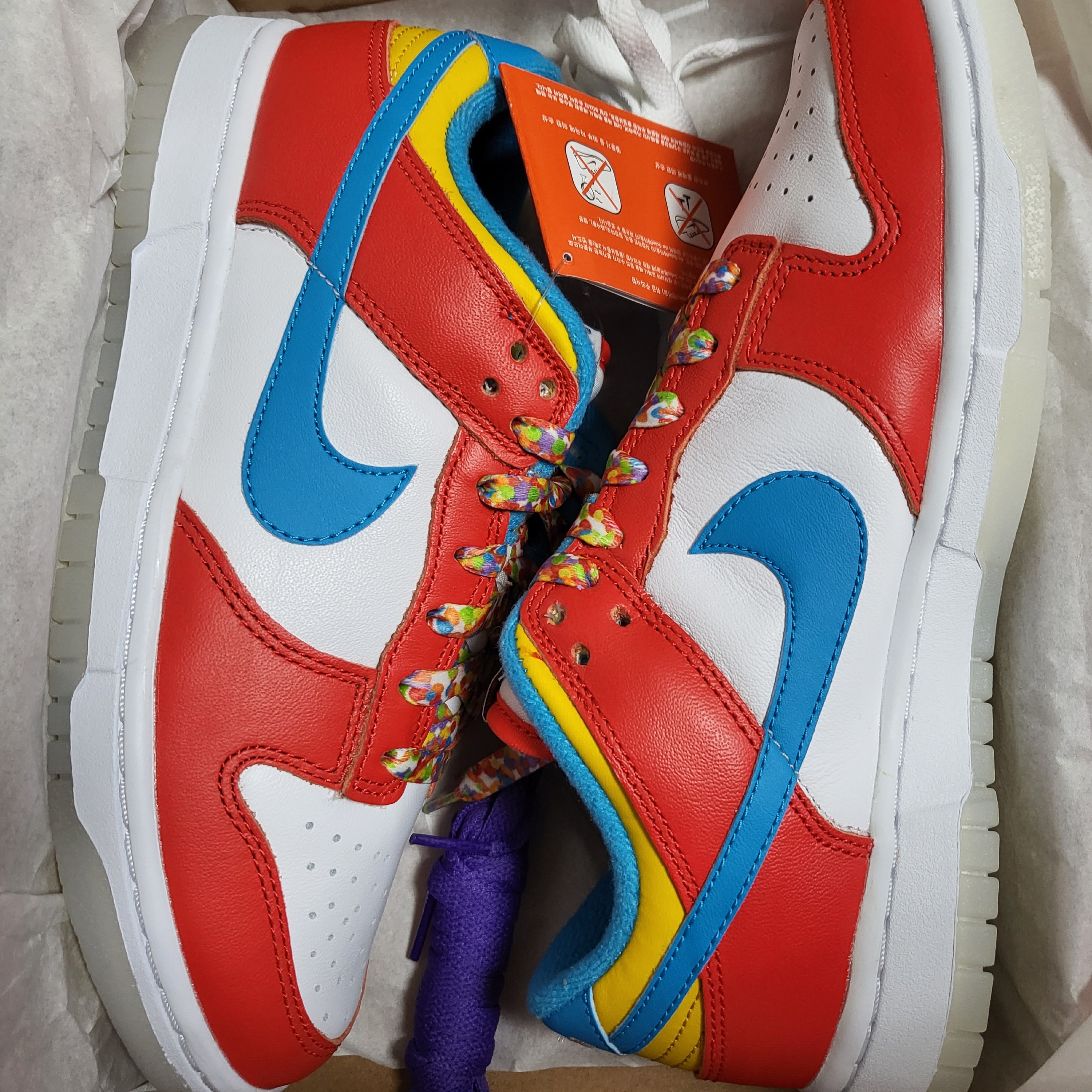 Nike x LeBron James x Fruity Pebbles Dunk Low QS Habanero Red, (W) Nike Dunk Low Black 착용 스타일 - 1