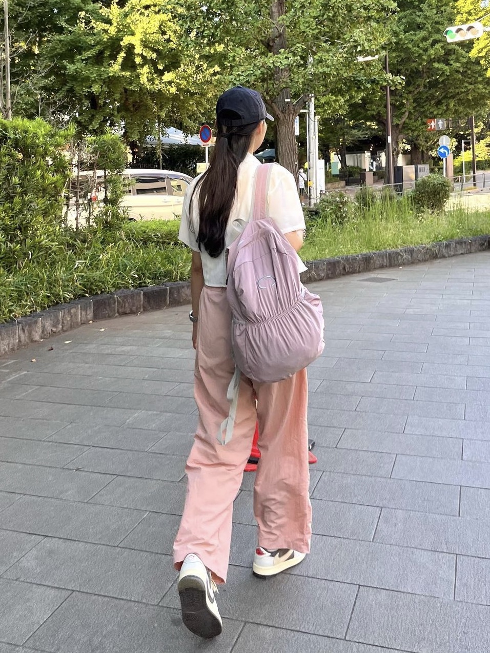 Jordan 1 x Travis Scott Retro Low OG SP Sail and Ridgerock 착용 스타일