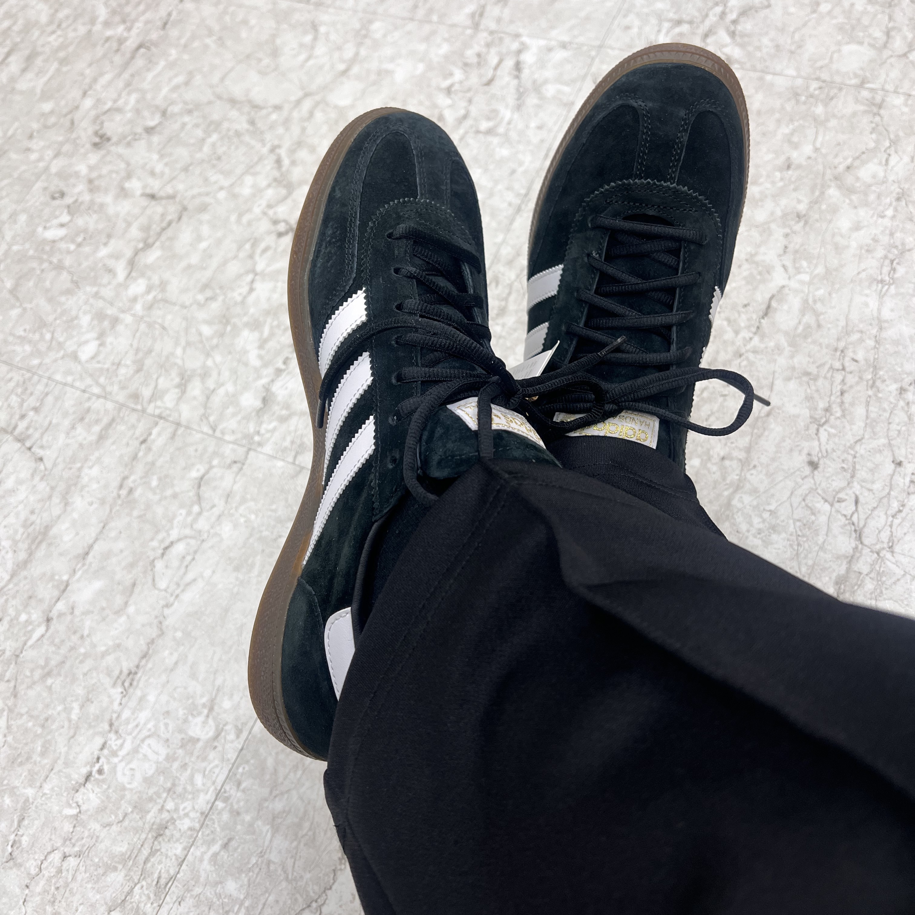 Adidas Spezial Handball Core Black 착용 스타일 - 3