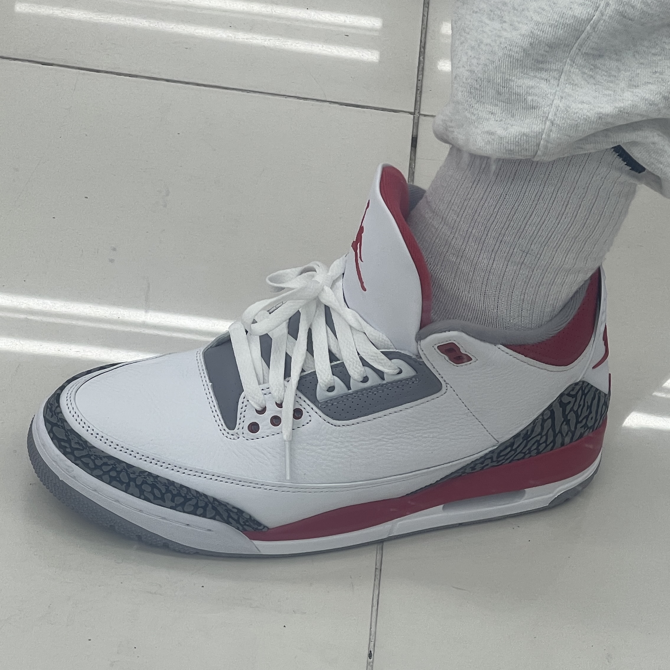 Jordan 3 Retro Fire Red 2022 착용 스타일 - 1