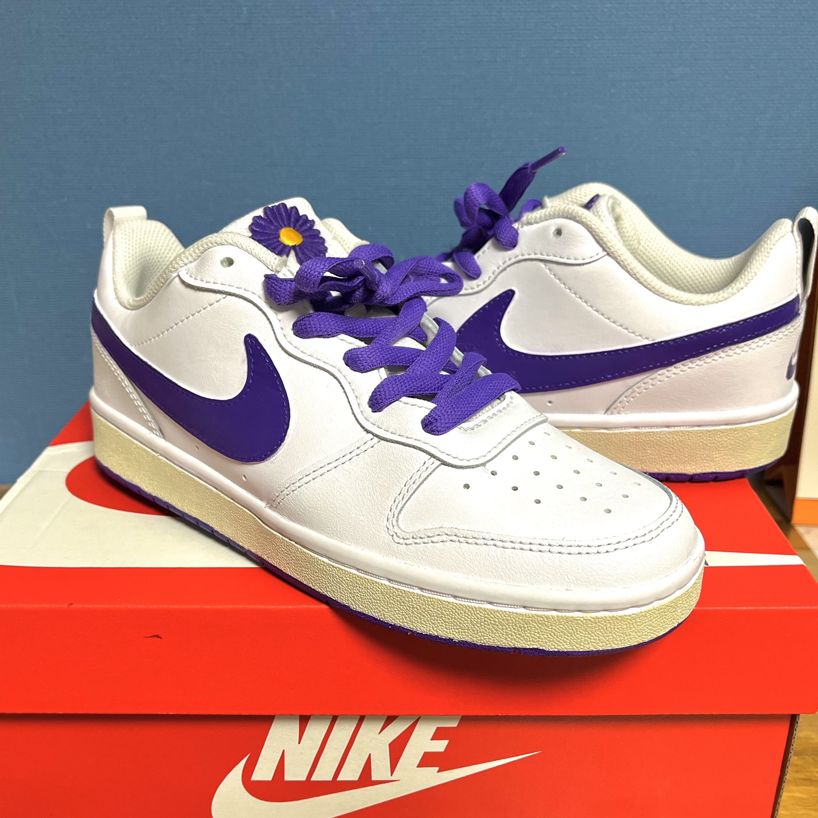 (GS) Nike Court Borough Low 2 Triple White 착용 스타일 - 1