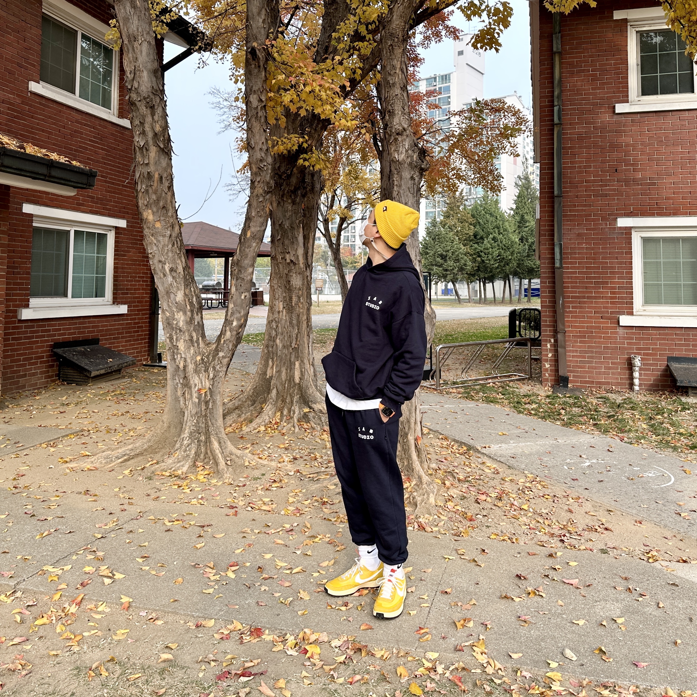 IAB Studio Hoodie Navy - 21SS, IAB Studio Sweatpants Navy - 21SS 착용 스타일 - 3