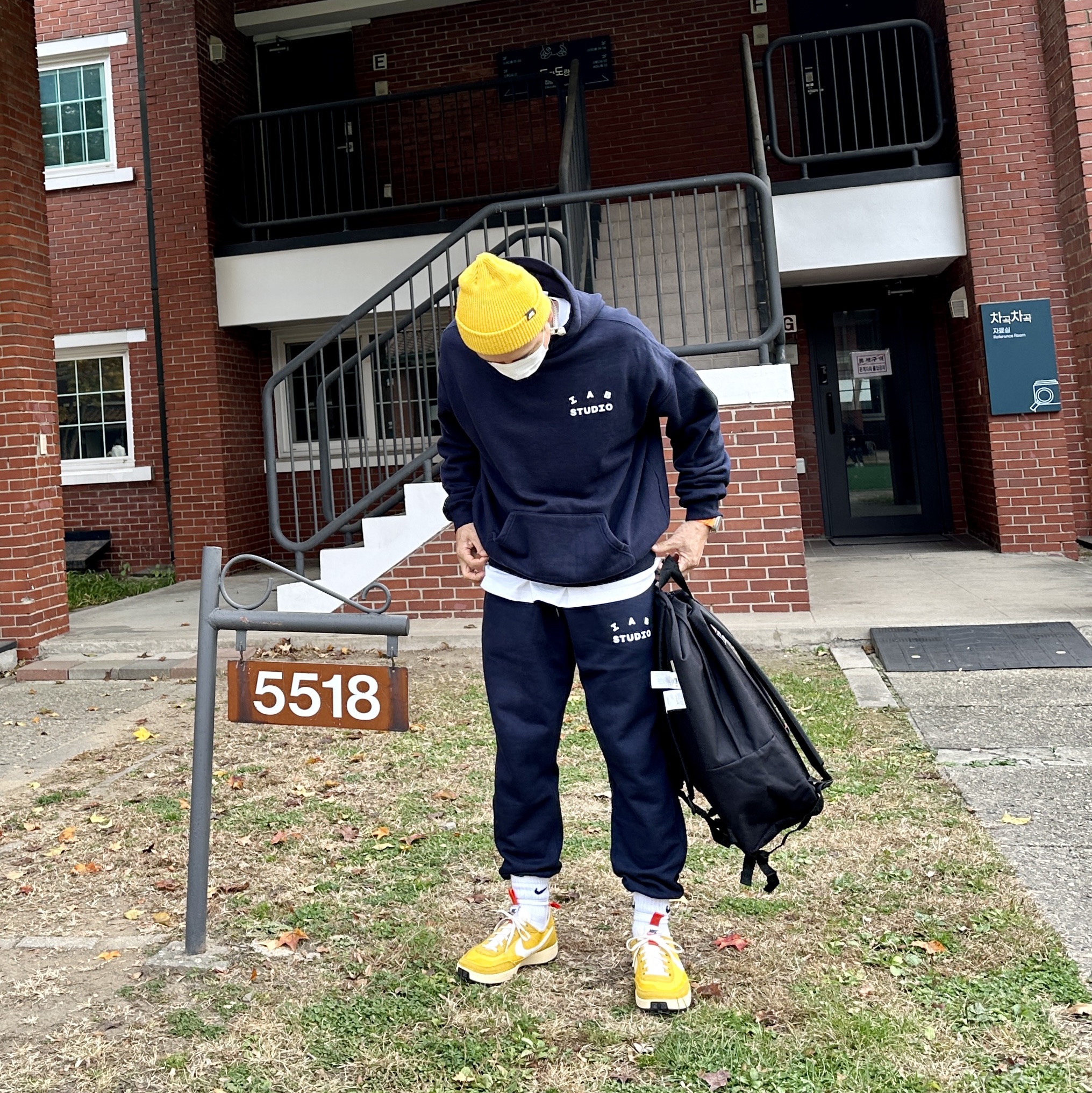 IAB Studio Hoodie Navy - 21SS, IAB Studio Sweatpants Navy - 21SS 착용 스타일 - 2