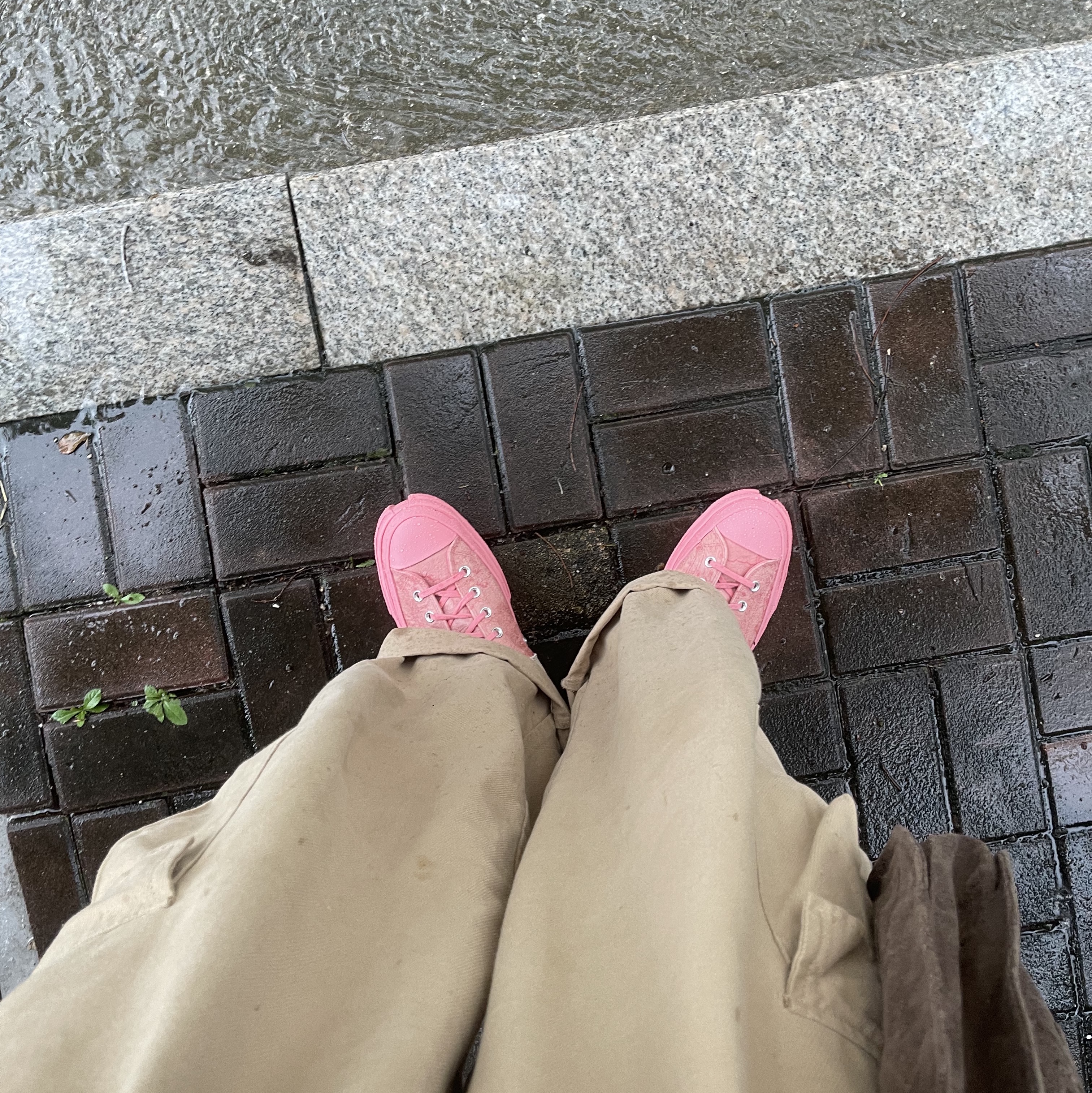Converse x Feng Chen Wang Chuck 70 2-in-1 Quartz Pink 착용 스타일