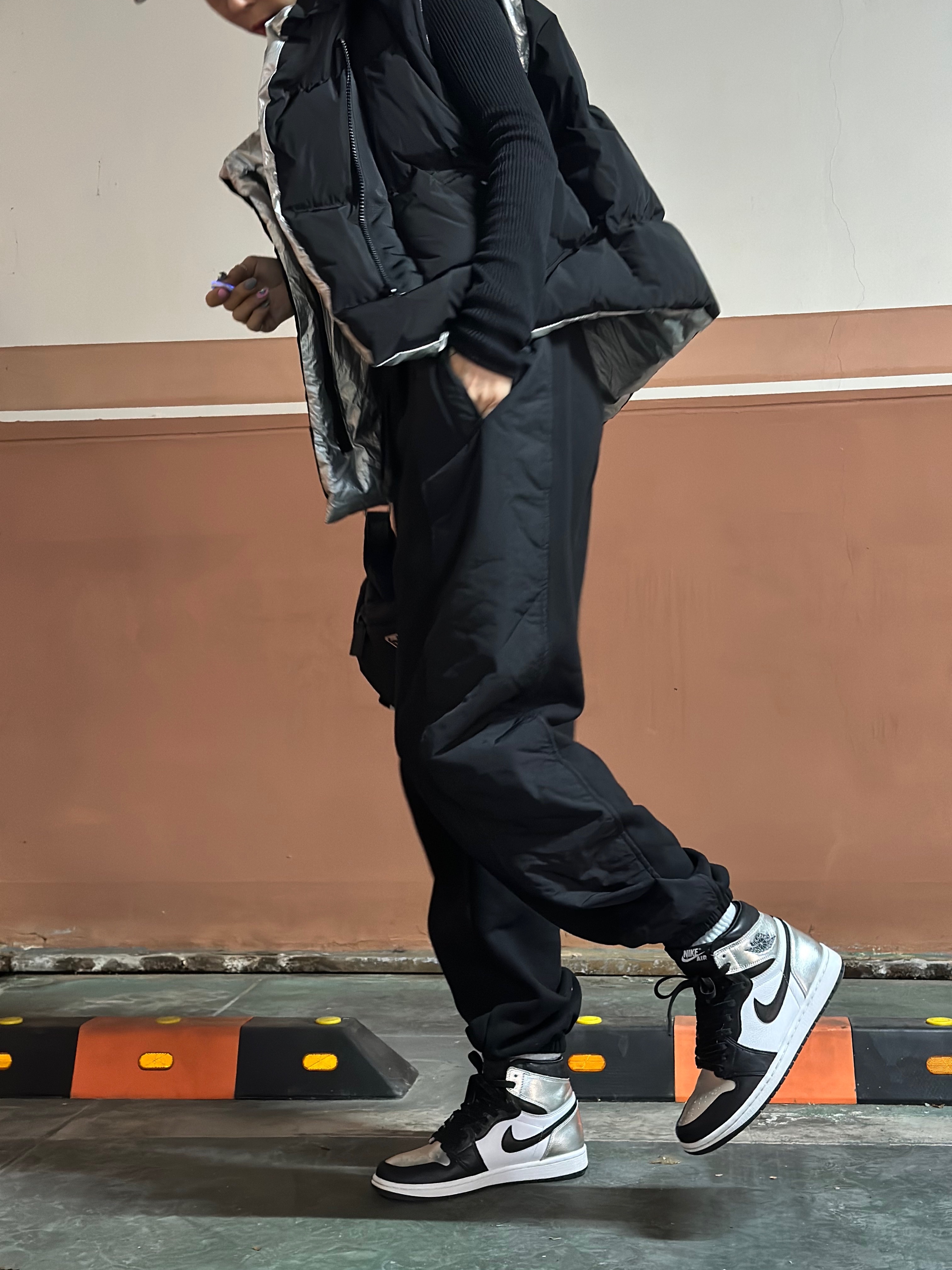 Supreme Hanes Boxer Briefs Black (4 Pack), (W) Jordan 1 Retro High OG Silver Toe 착용 스타일 - 4