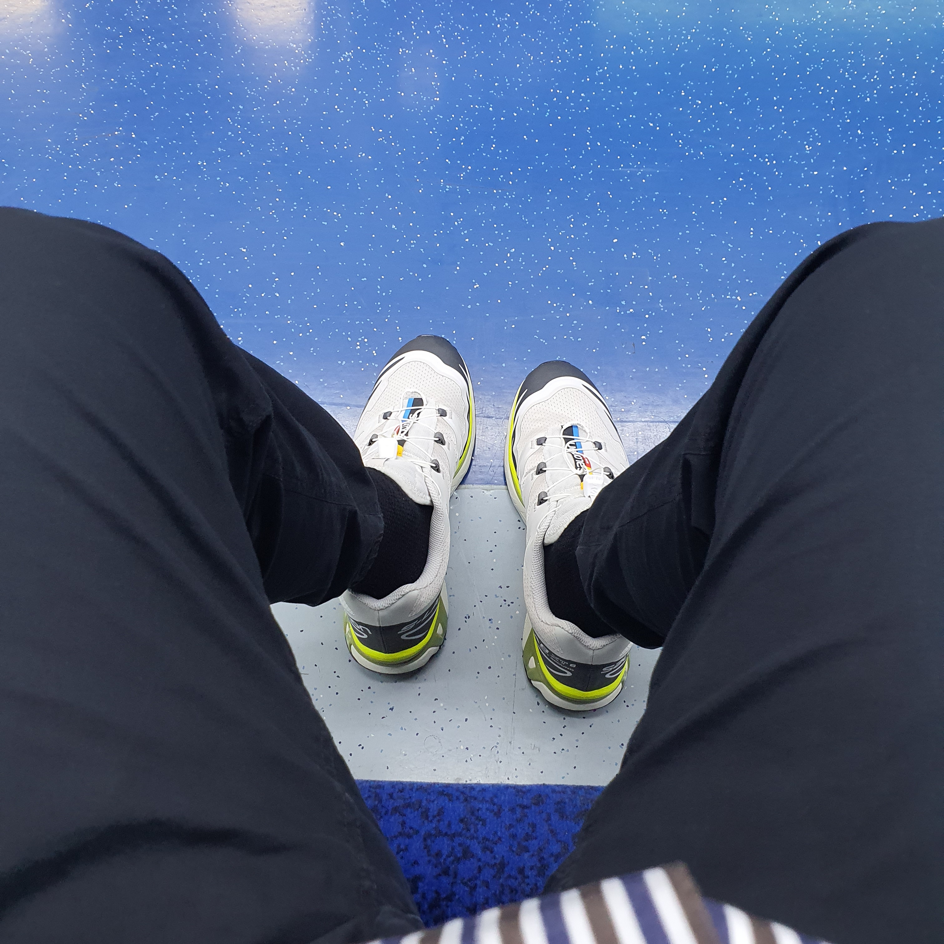 Salomon XT-6 Lunar Rock Magnet 착용 스타일 - 1