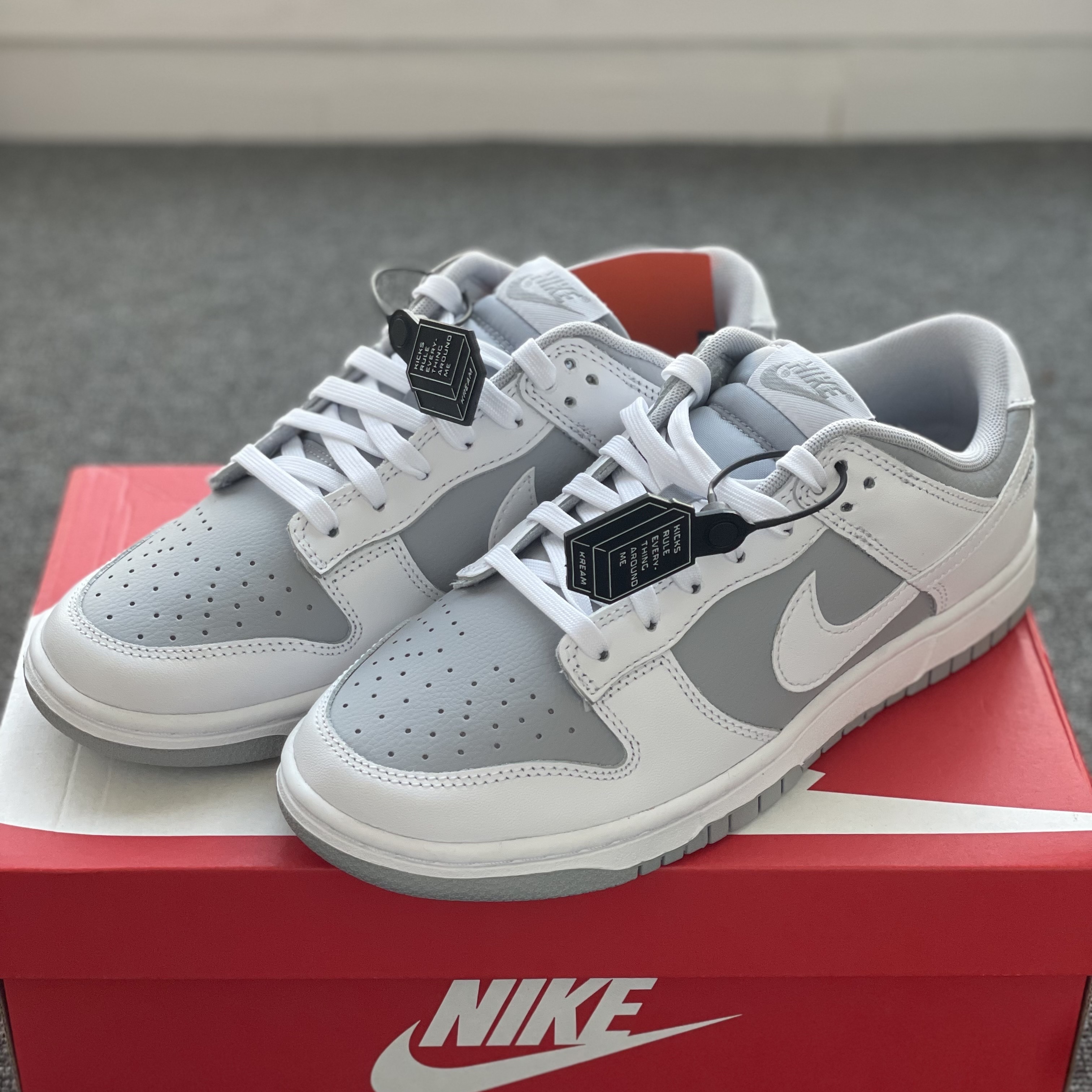Nike Dunk Low Retro White Neutral Grey 착용 스타일